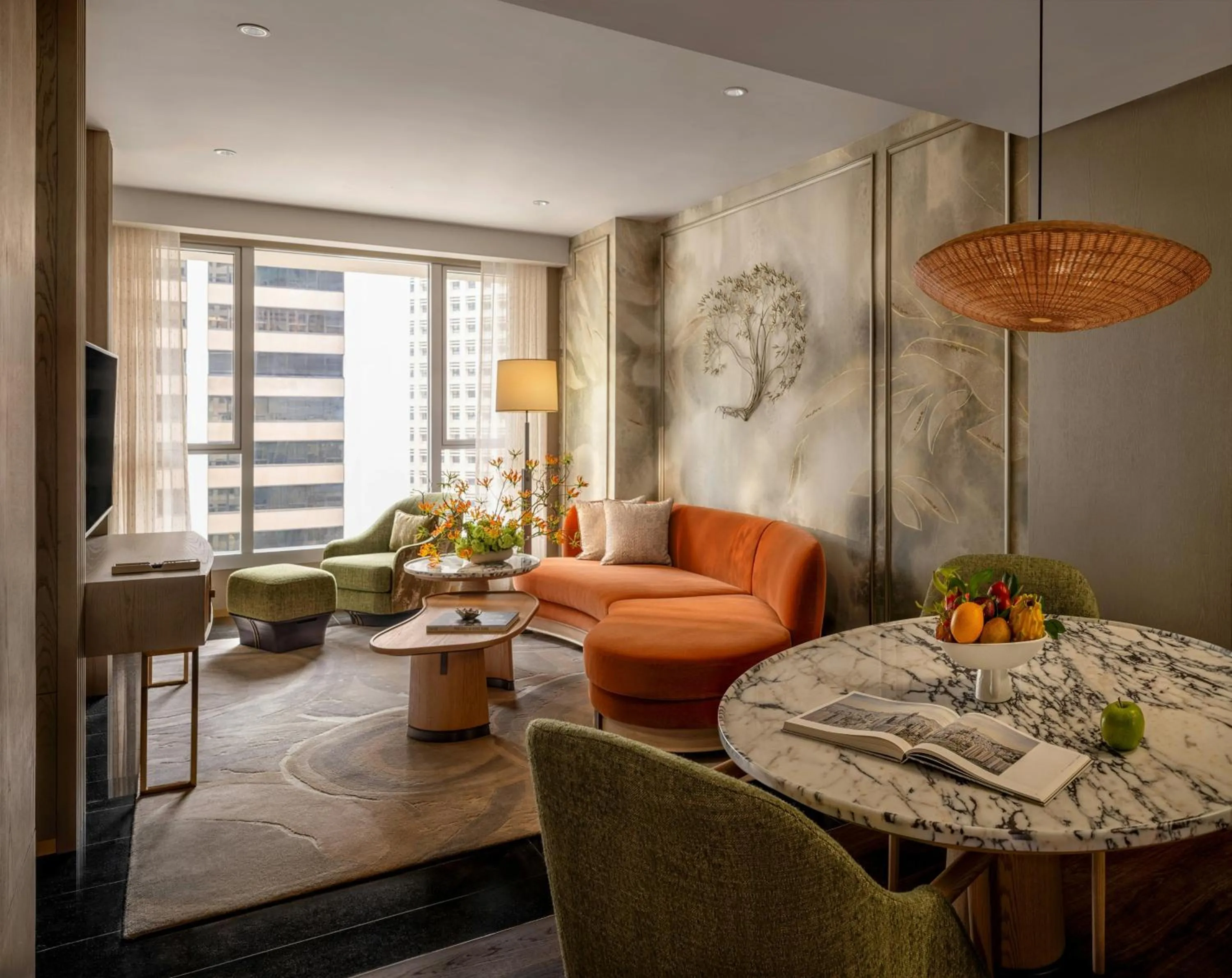 Bedroom in Mandarin Oriental The Landmark, Hong Kong