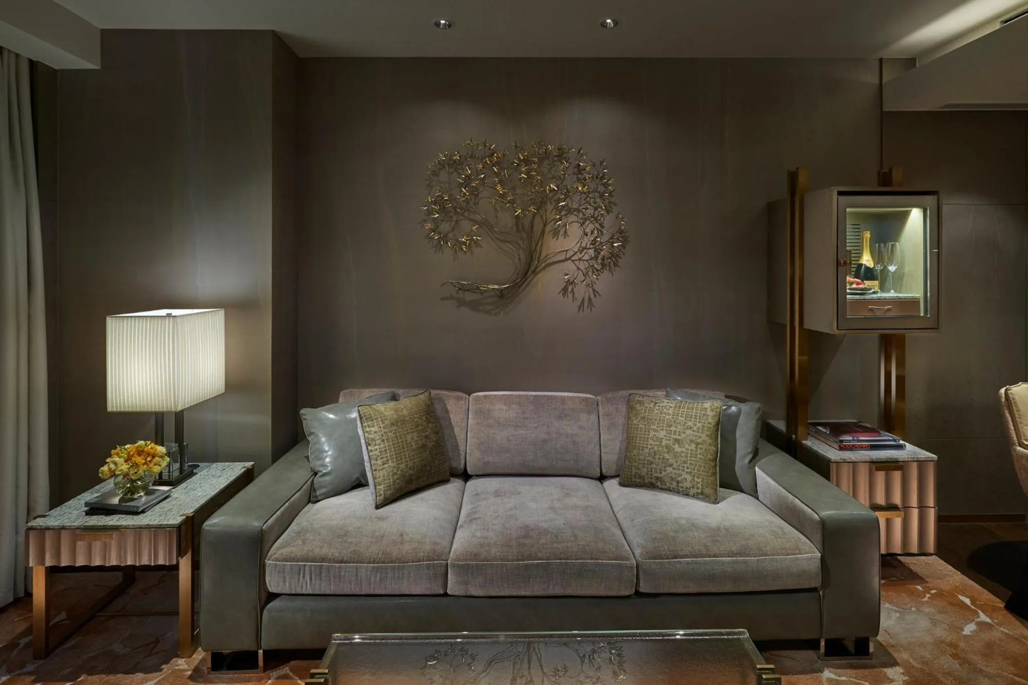 Photo of the whole room in The Landmark Mandarin Oriental, Hong Kong