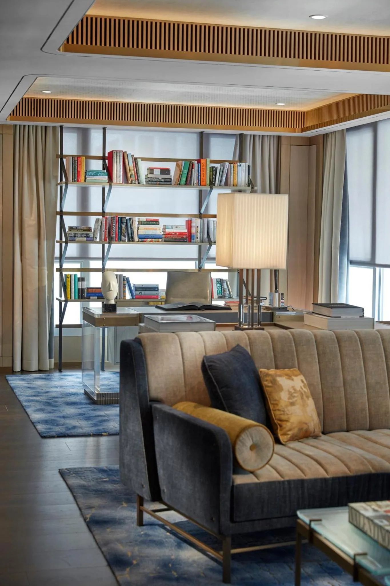 Property building in The Landmark Mandarin Oriental, Hong Kong