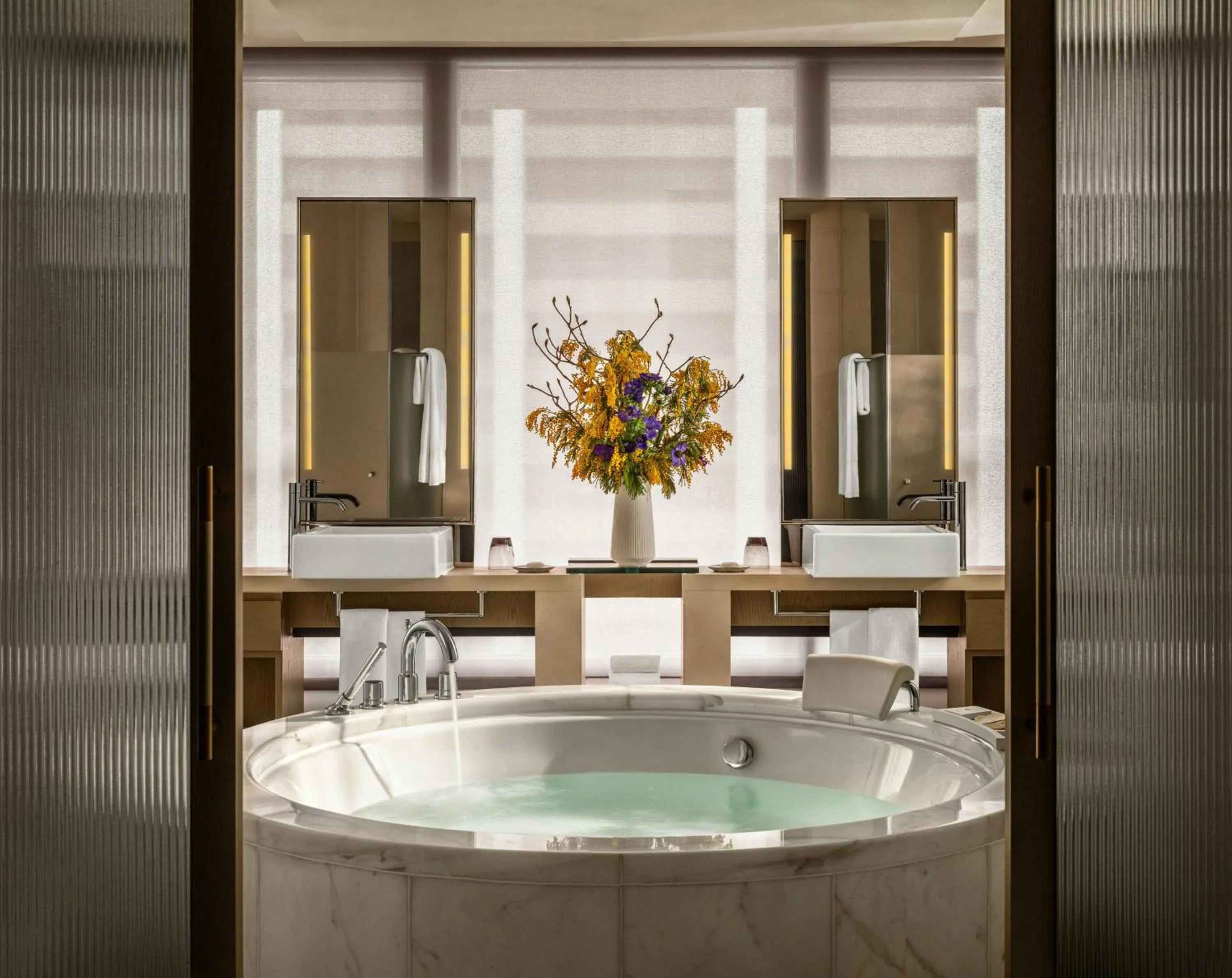 Bathroom in Mandarin Oriental The Landmark, Hong Kong