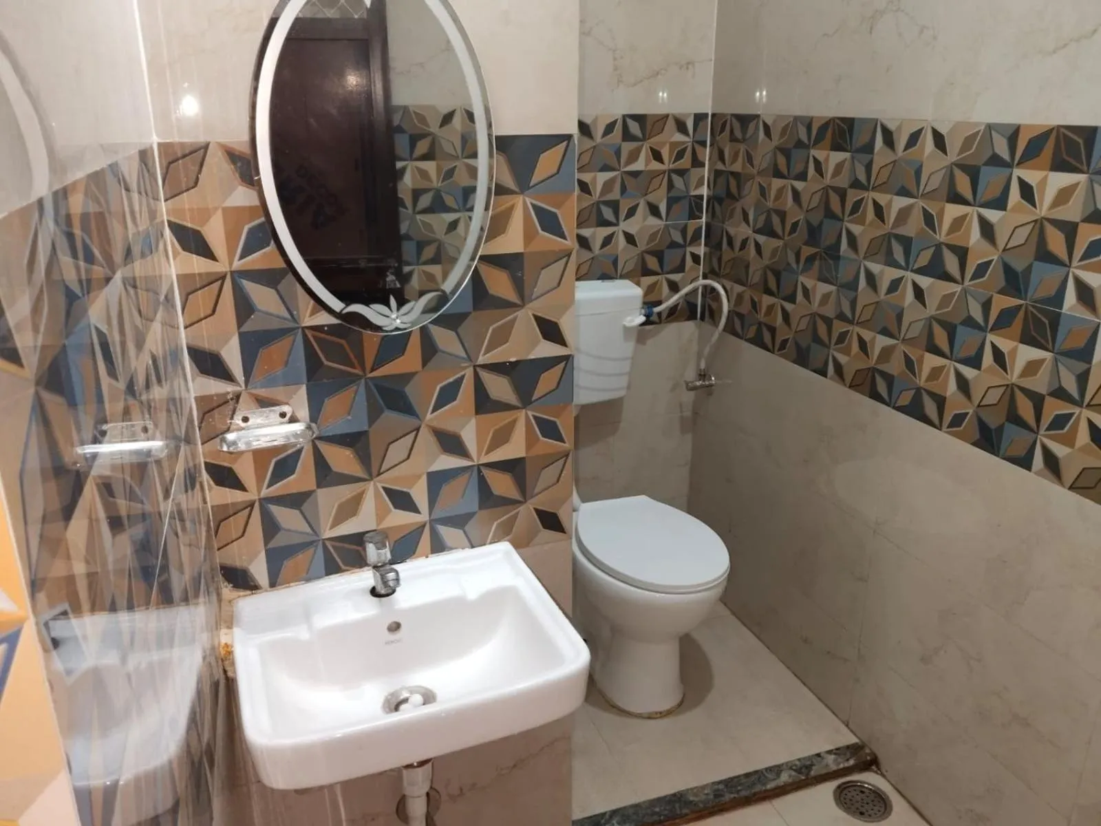 Bathroom in Rudra Guest House