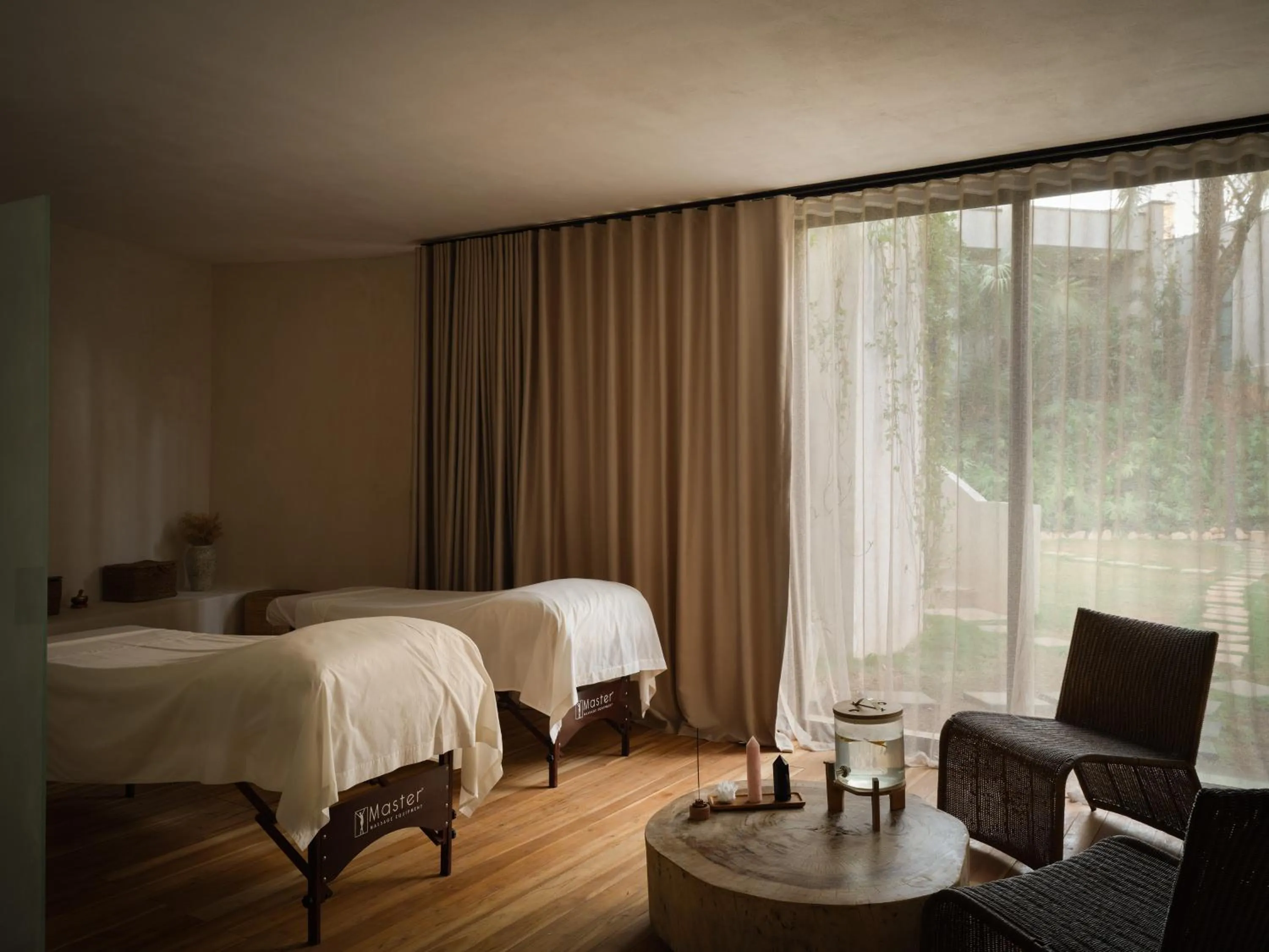 Massage, Bed in Esh Hotel & Spa, a member of Design Hotels