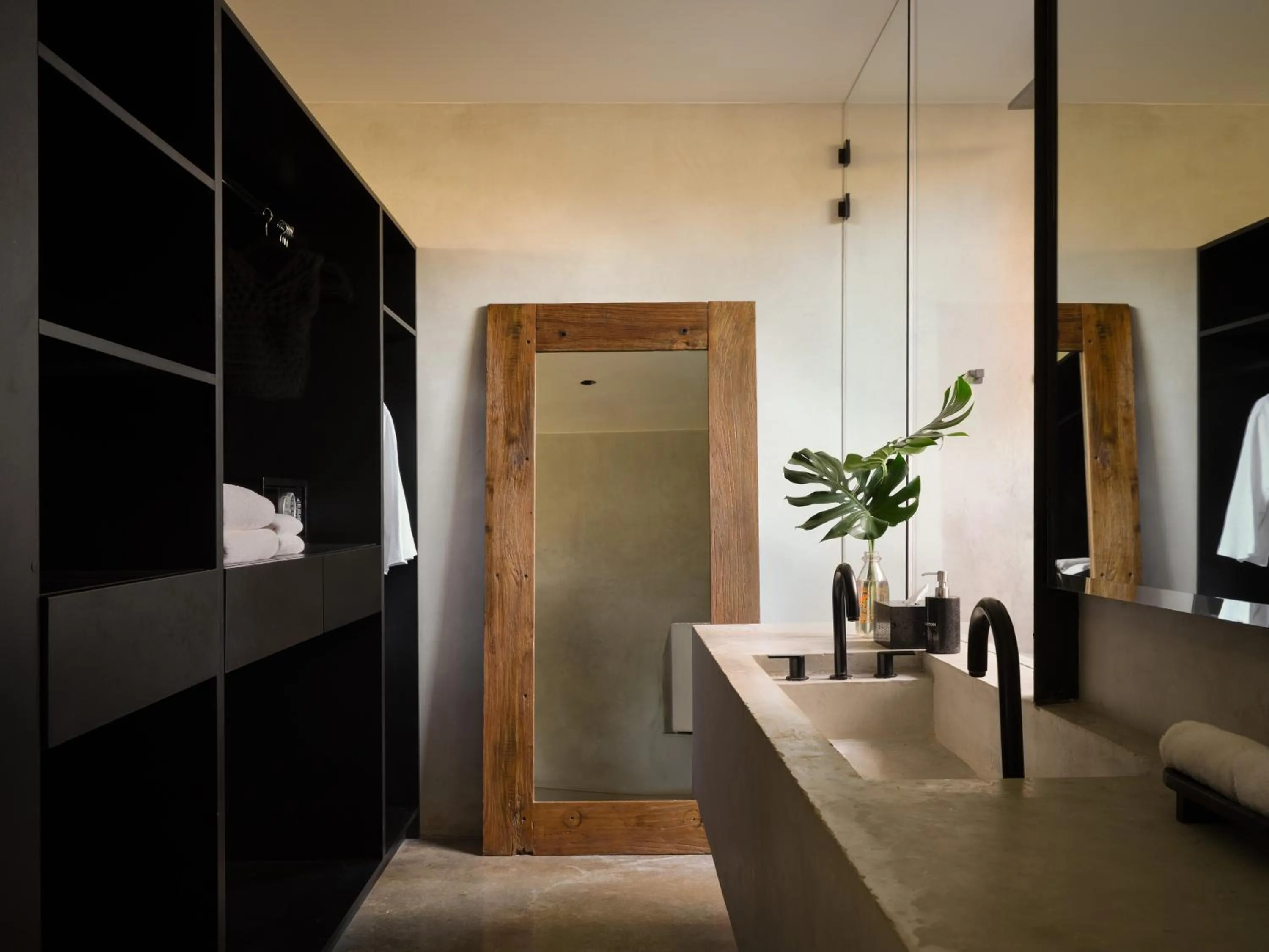 Shower in Esh Hotel & Spa, a member of Design Hotels