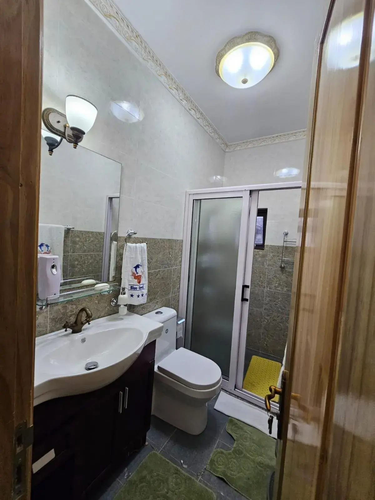 One-Bedroom Apartment with Balcony in Blue Rawal One-Bedroom Apartment with Balcony in Blue Rawal