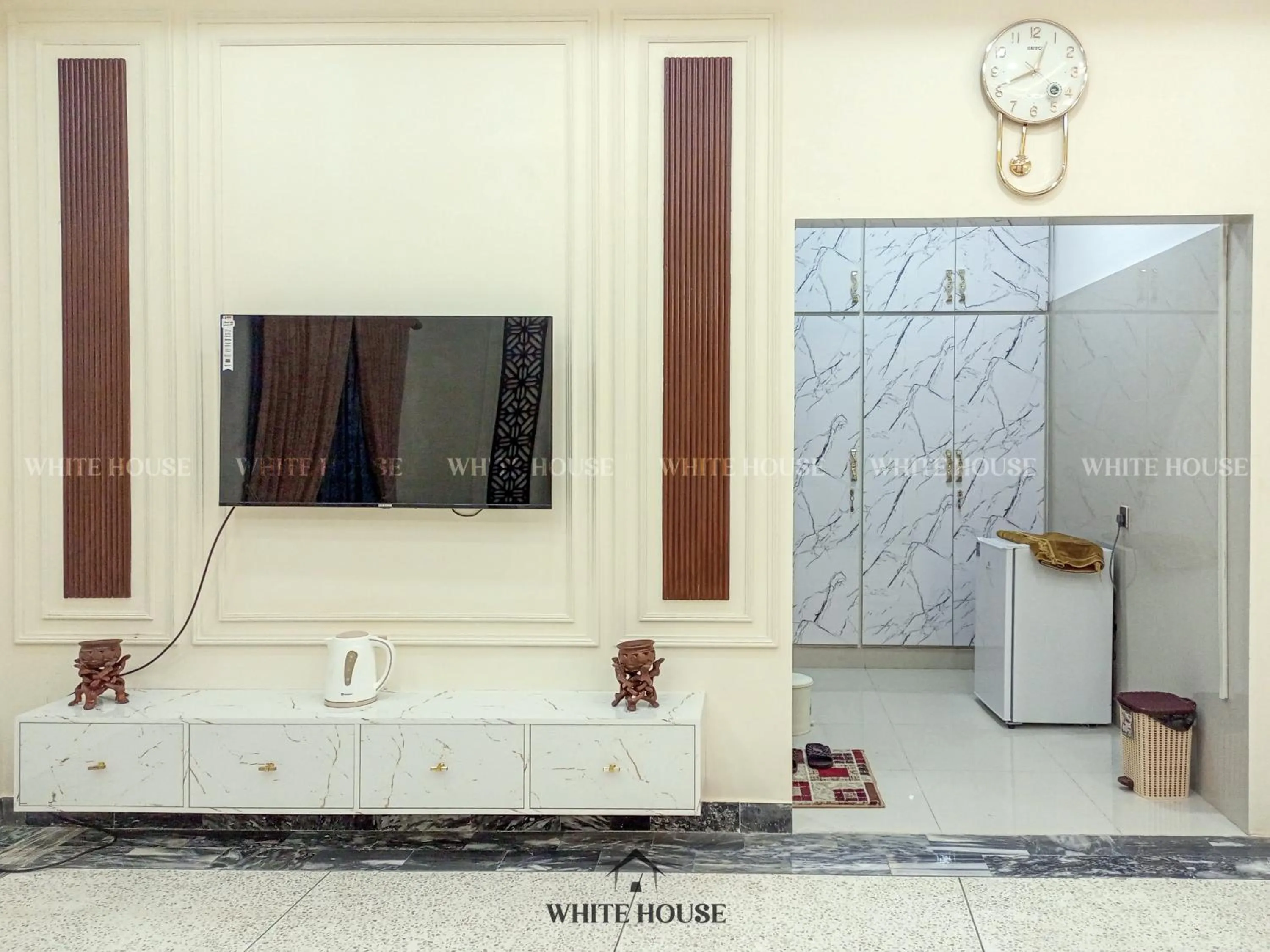 TV and multimedia in White House Karachi