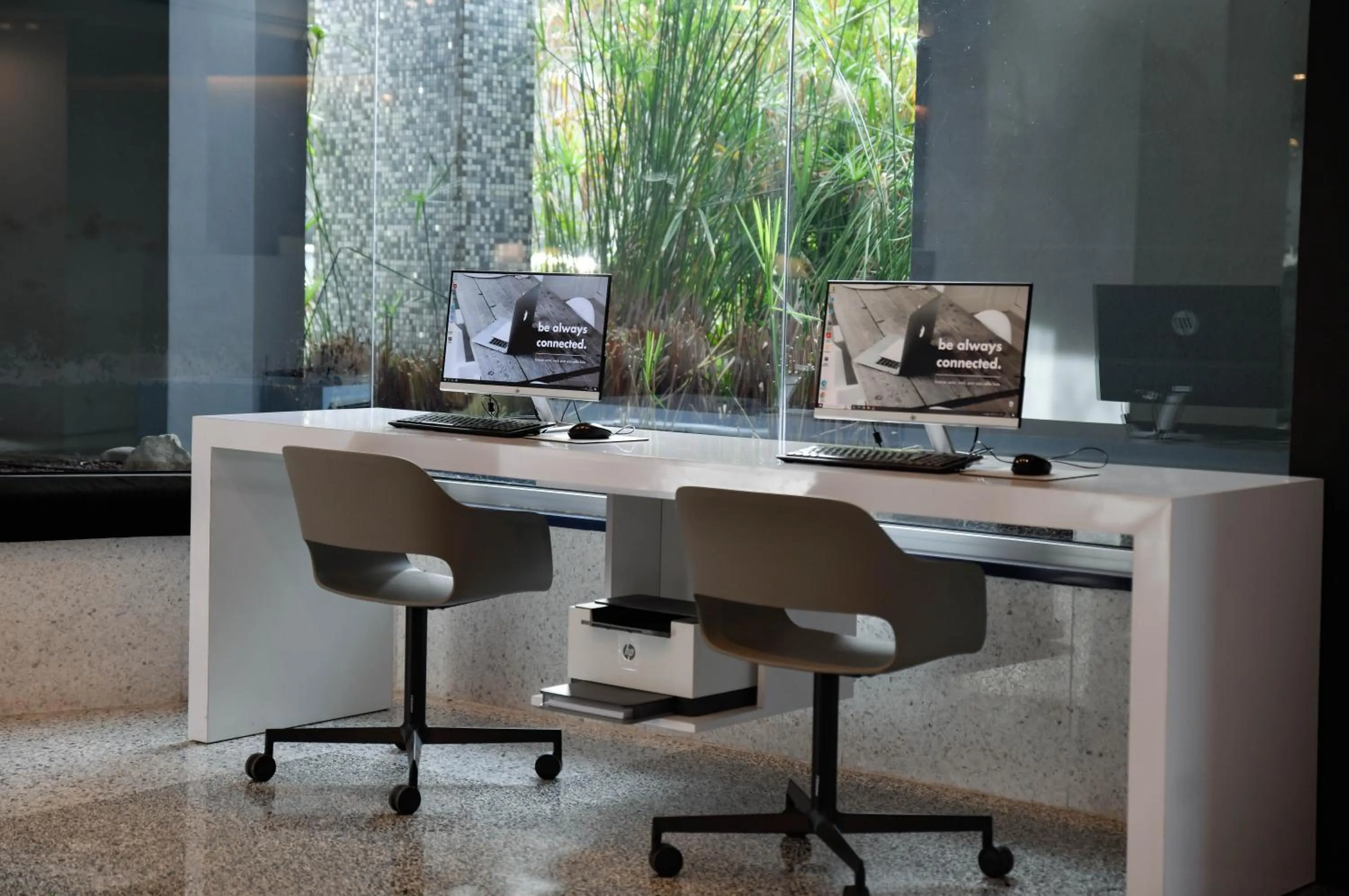 Seating area in Hi Hotel Bari