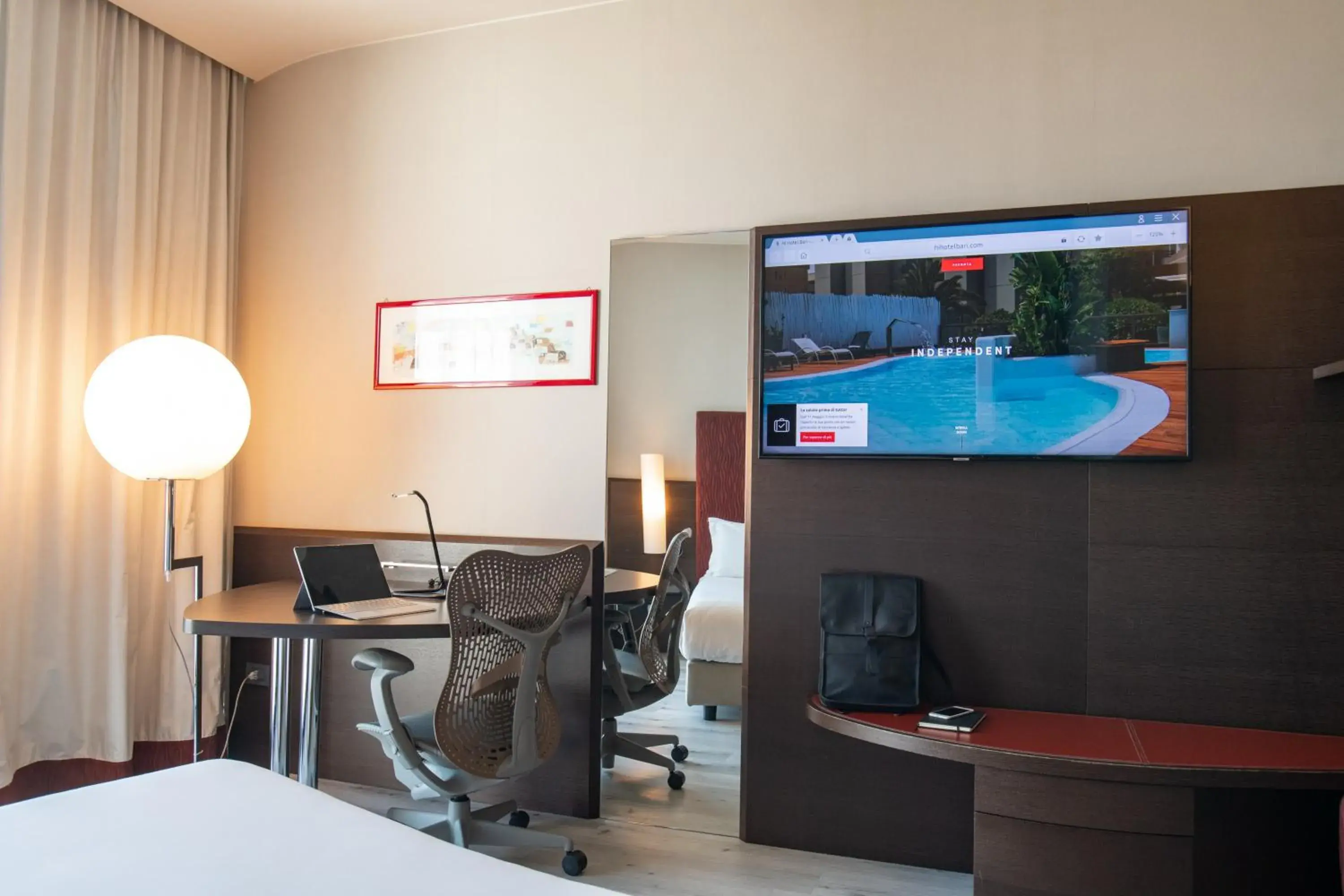 TV and multimedia, Bed in Hi Hotel Bari TV and multimedia, Bed in Hi Hotel Bari