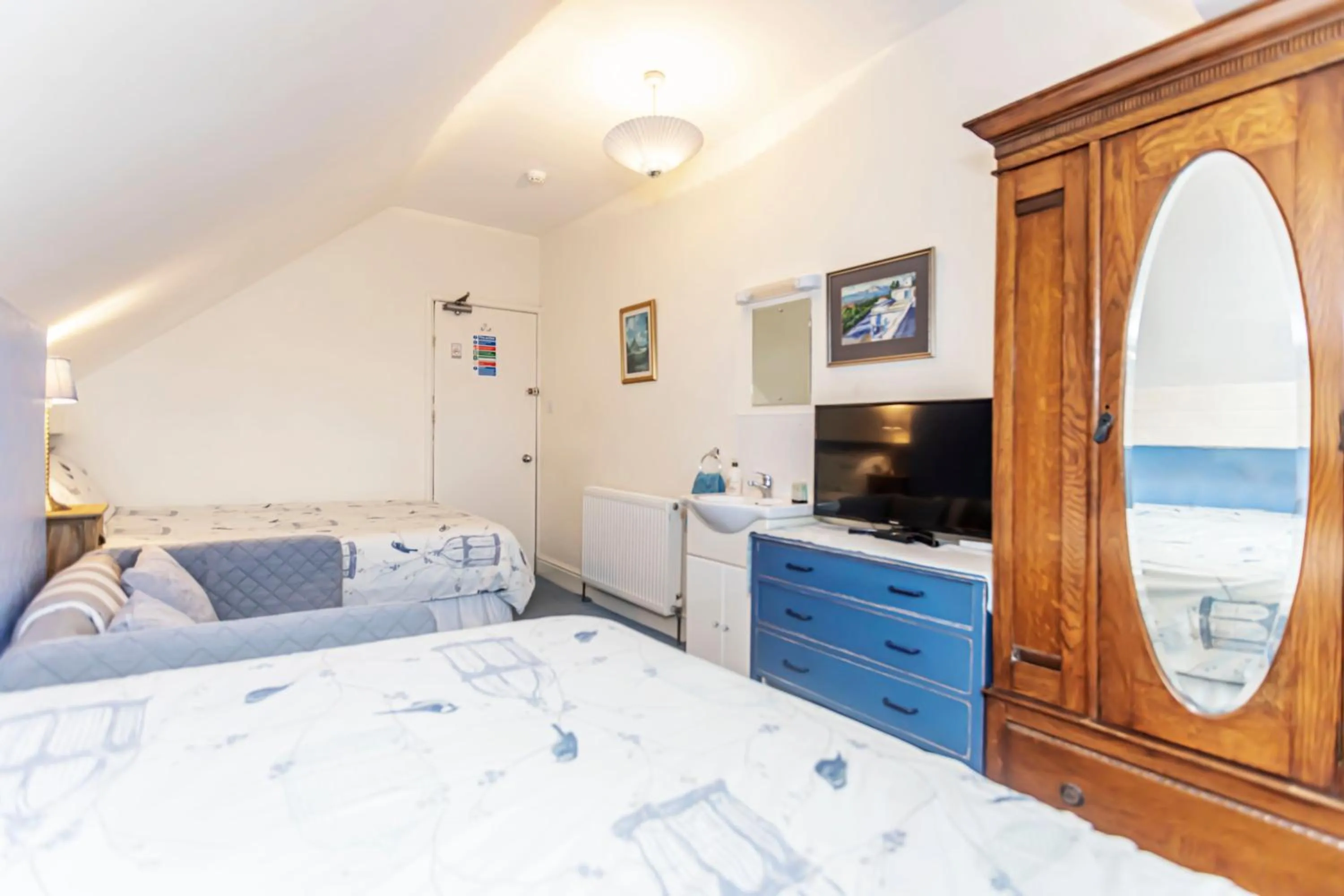 Bedroom, Bed in The Ravensbourne Hotel