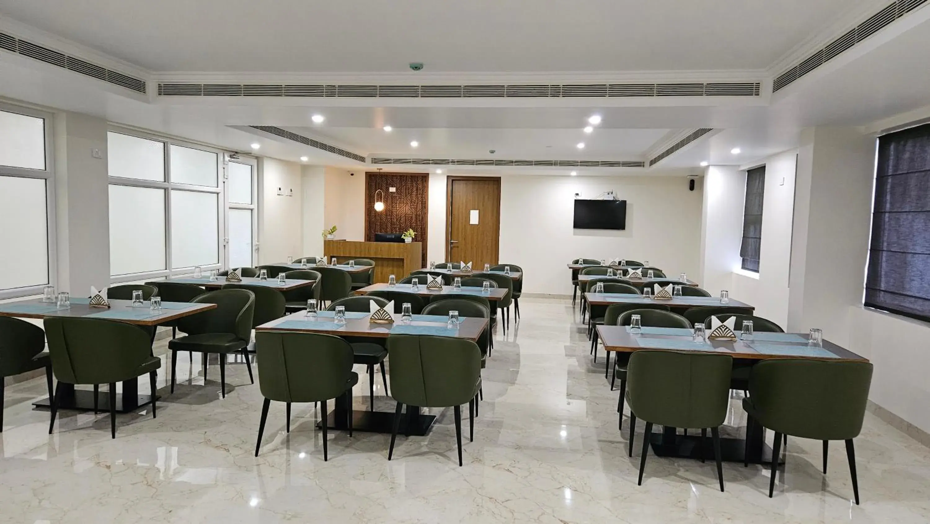 Restaurant/places to eat in Prosland Hotel Restaurant/places to eat in Prosland Hotel