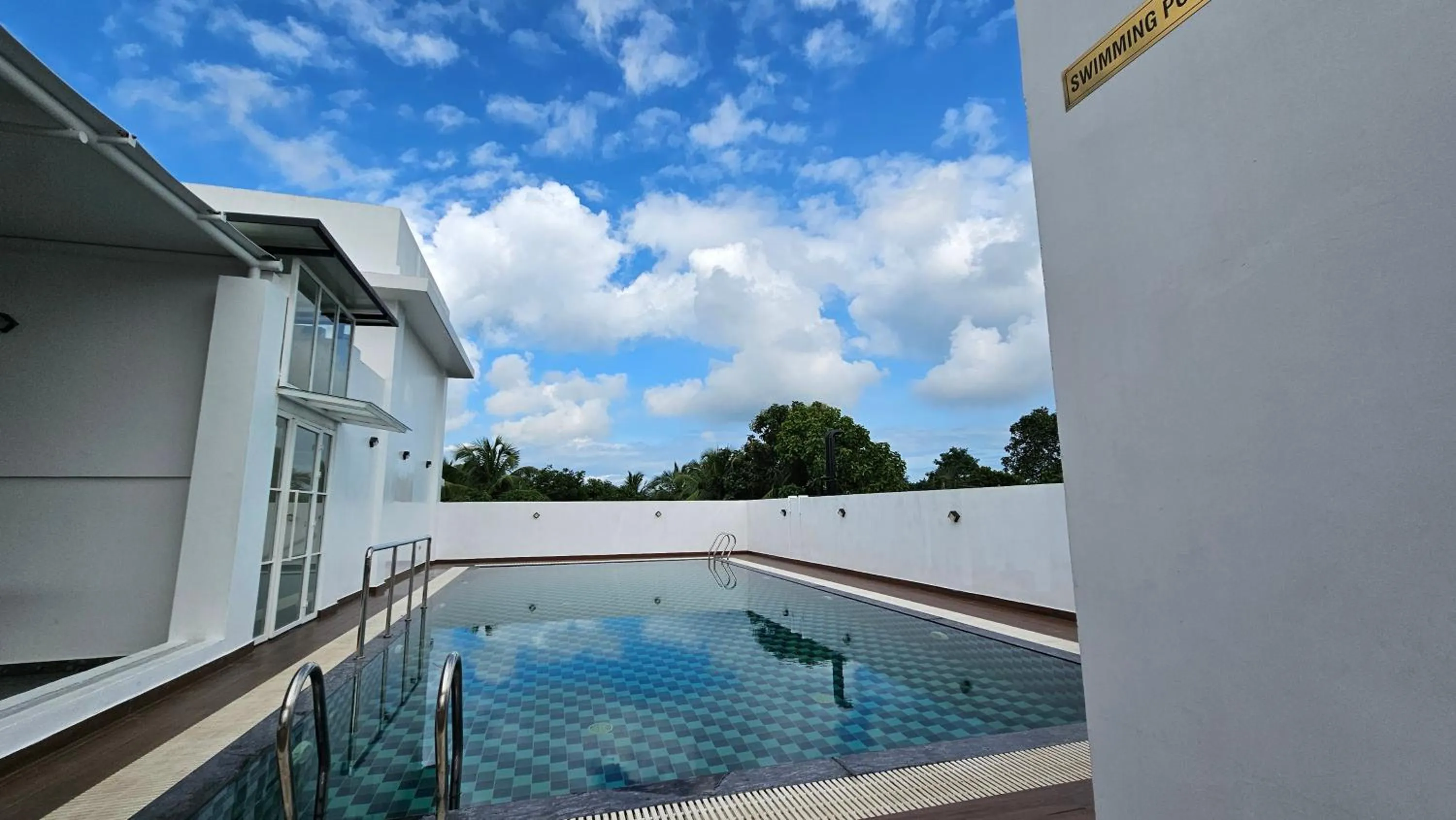 Day in Prosland Hotel