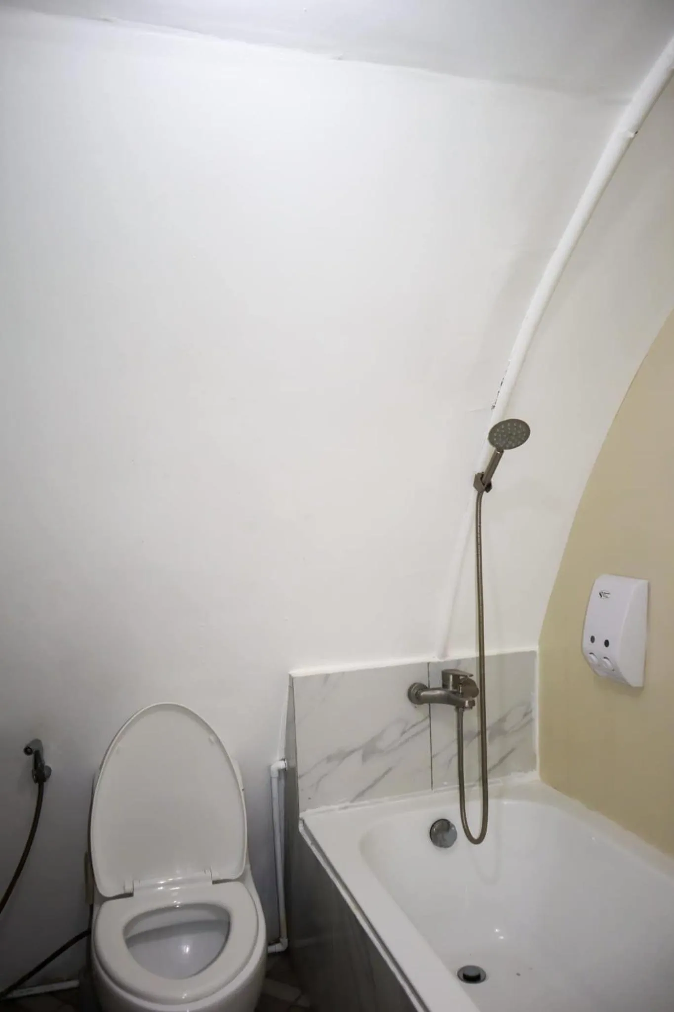 Shower in Serenity Farm and Resort by Hiverooms