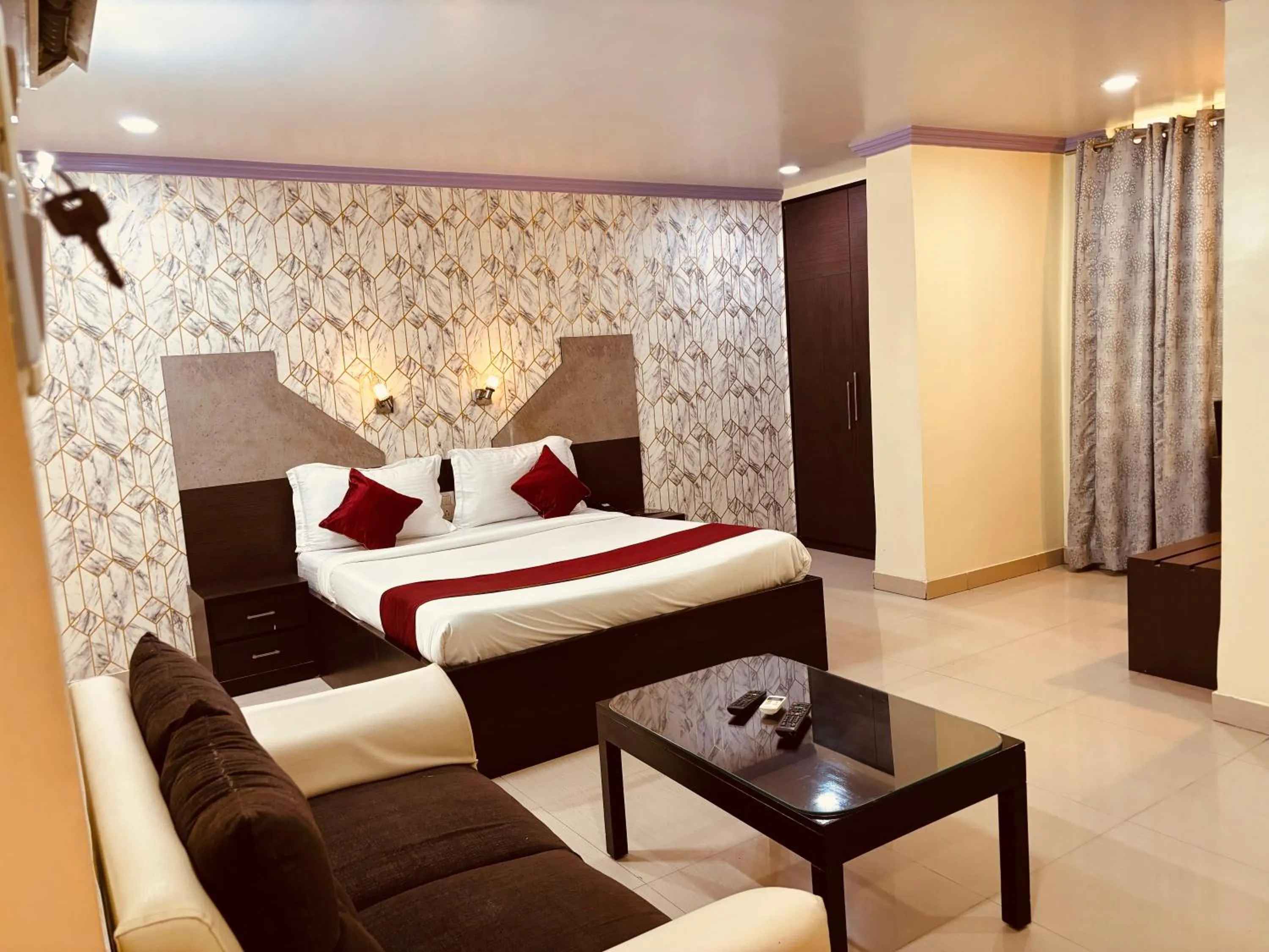 Bedroom, Bed in Hotel Chariot Inn Patna