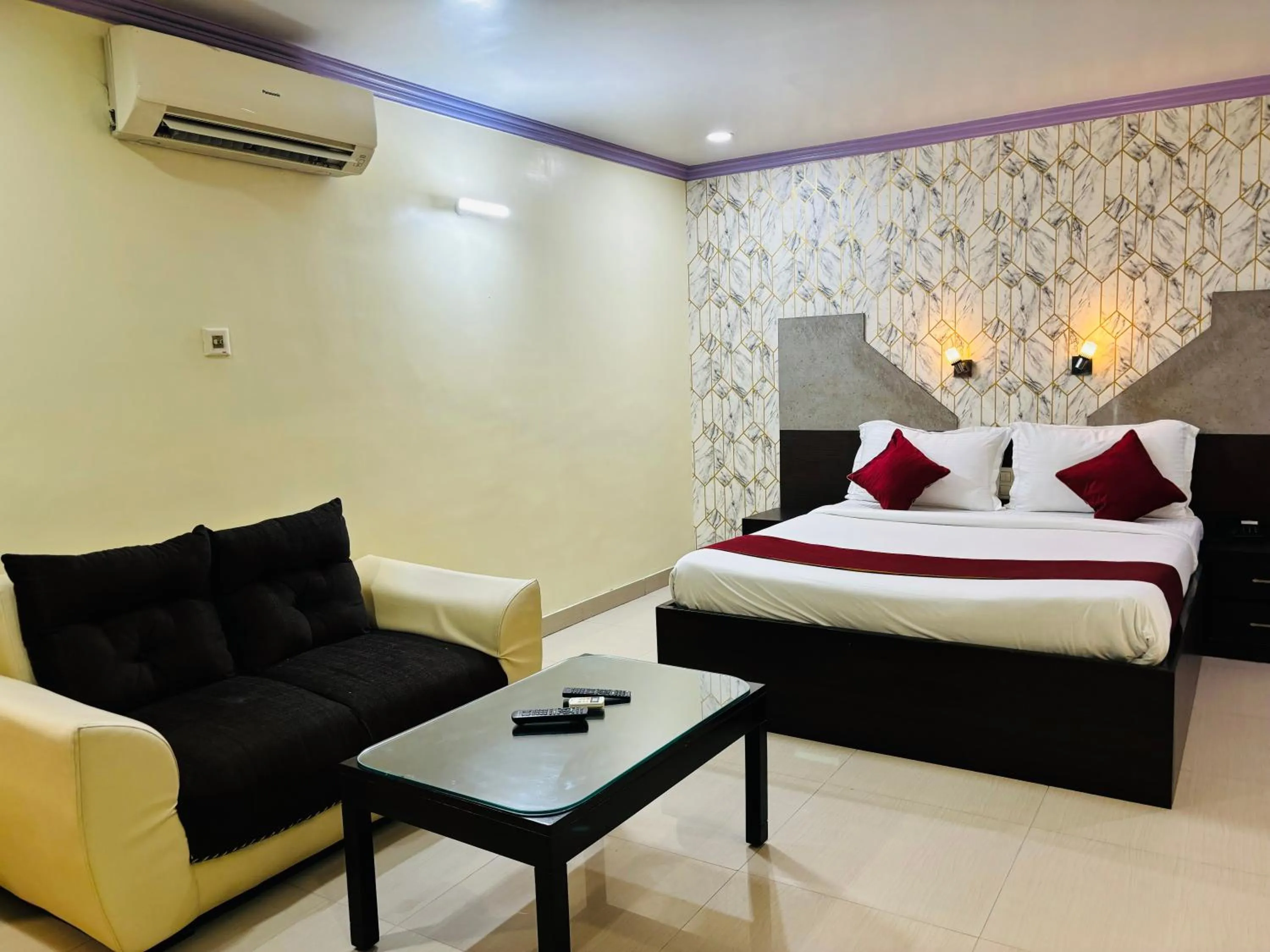 Bed in Hotel Chariot Inn Patna