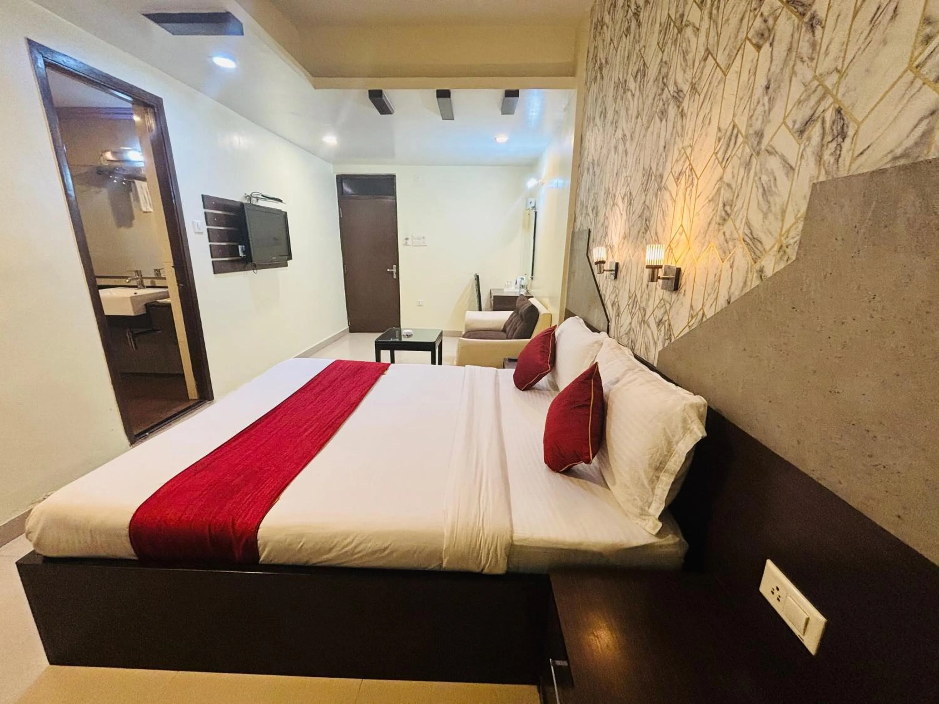 Photo of the whole room, Bed in Hotel Chariot Inn Patna