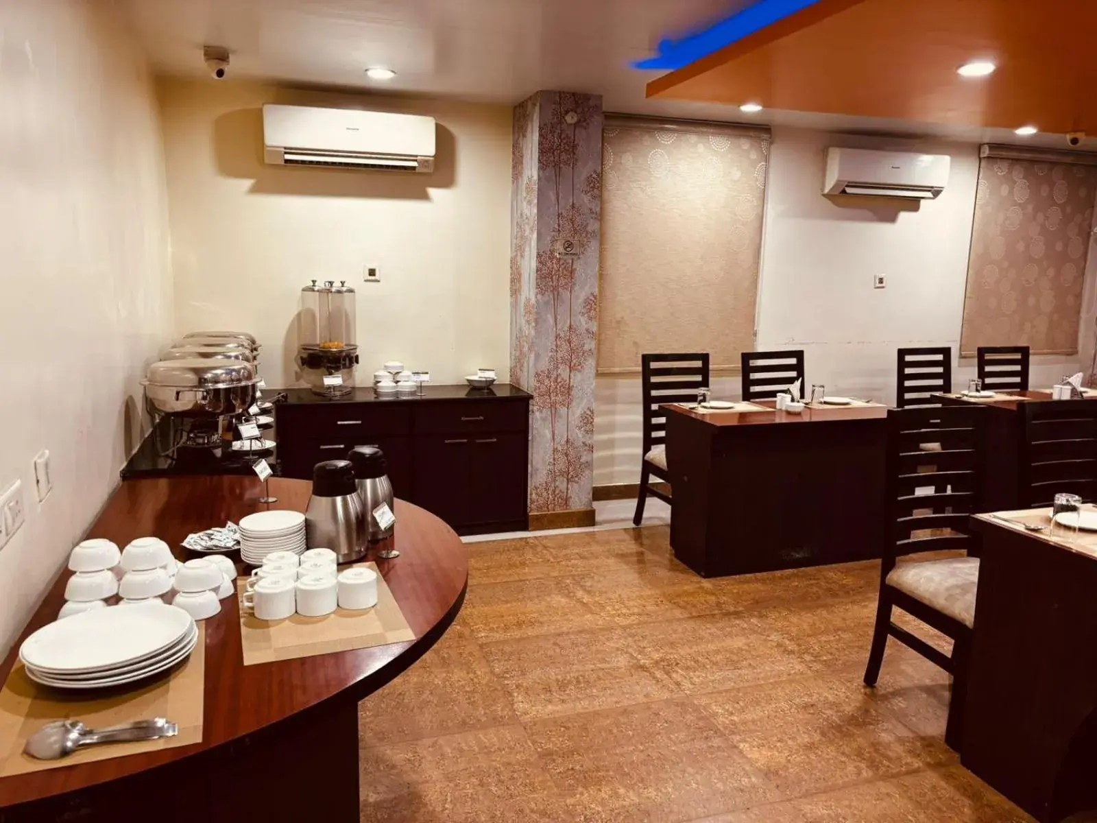 Breakfast in Hotel Chariot Inn Patna Breakfast in Hotel Chariot Inn Patna