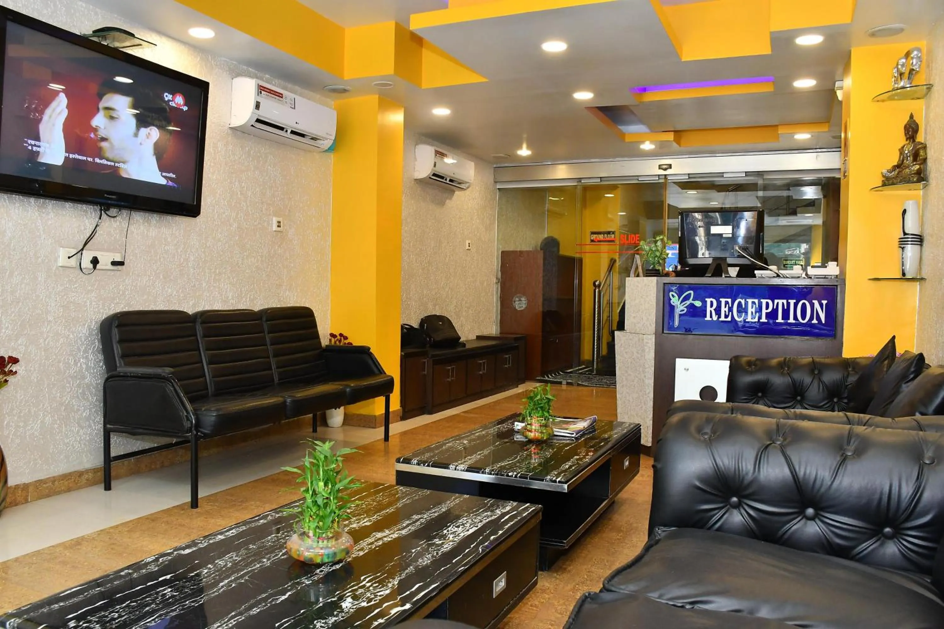 Lobby or reception in Hotel Chariot Inn Patna