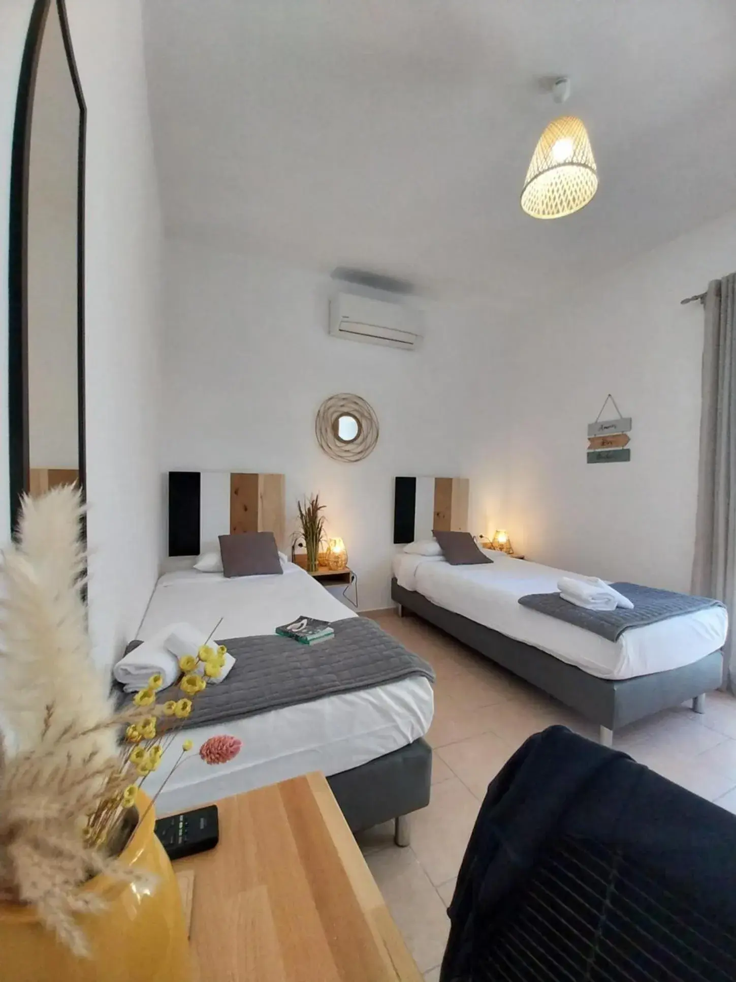 Budget Twin Room in Hôtel Padolo Budget Twin Room in Hôtel Padolo