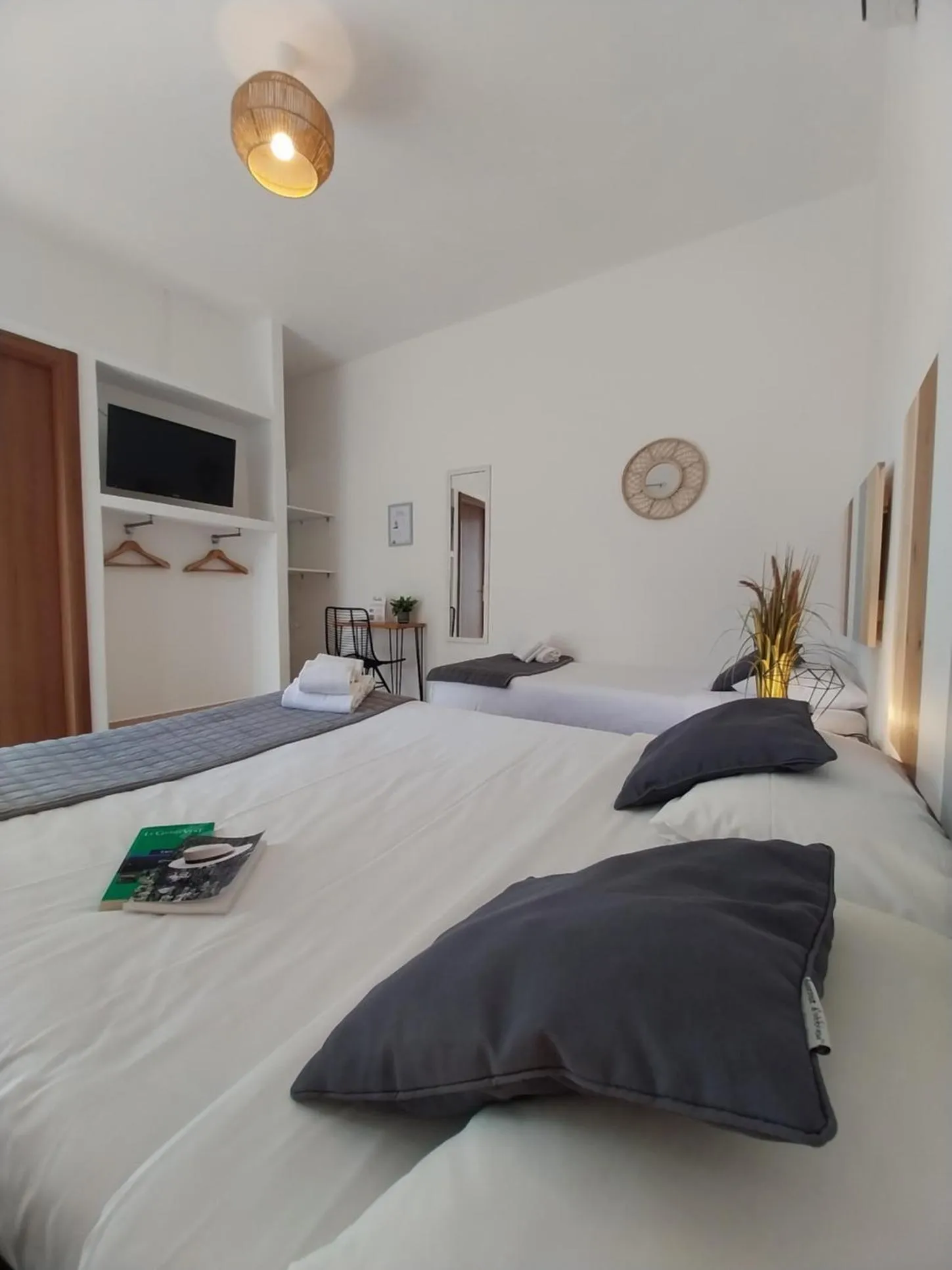 Photo of the whole room, Bed in Hôtel Padolo