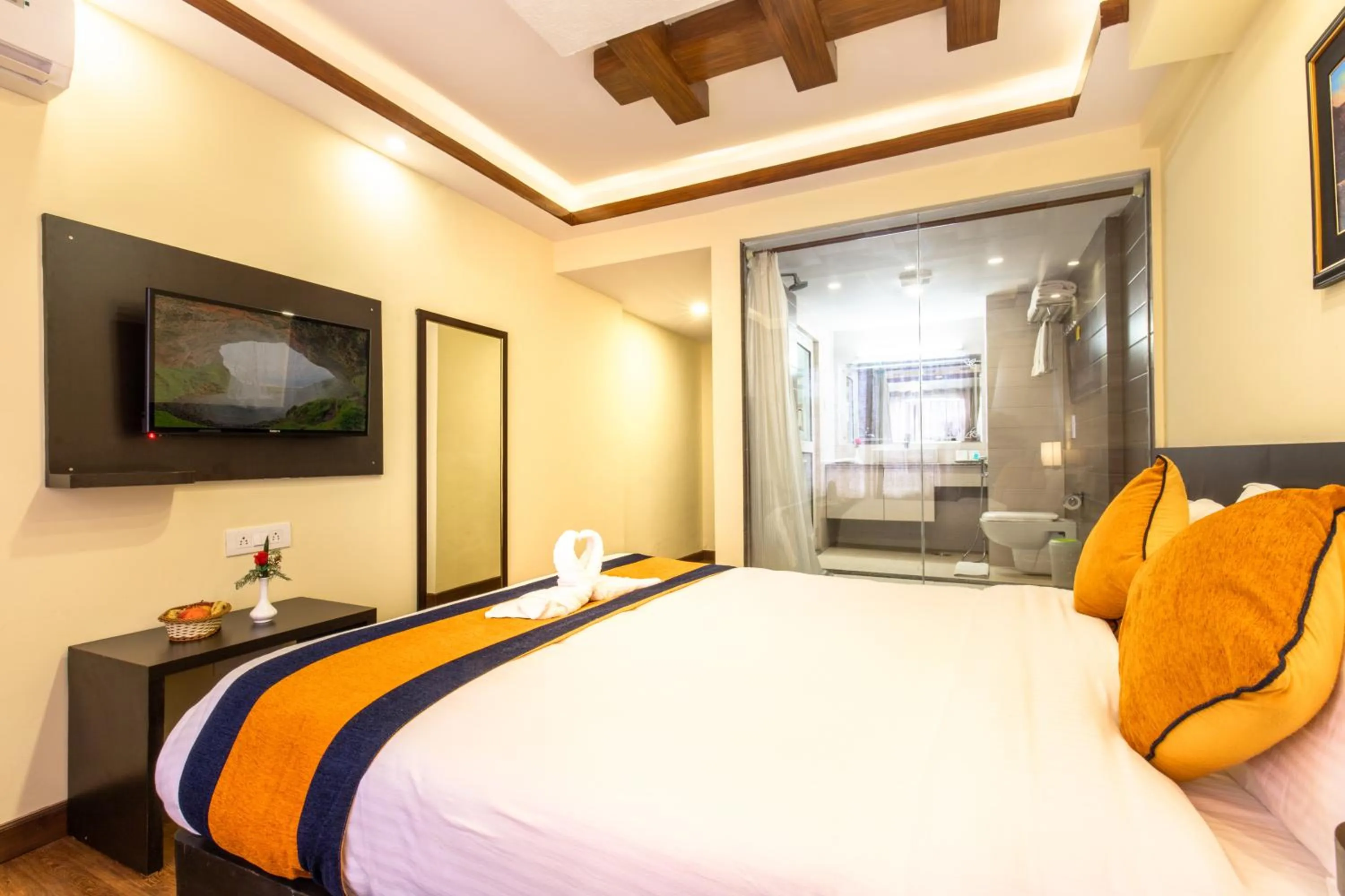 Bathroom, Bed in Devo Boutique Hotel