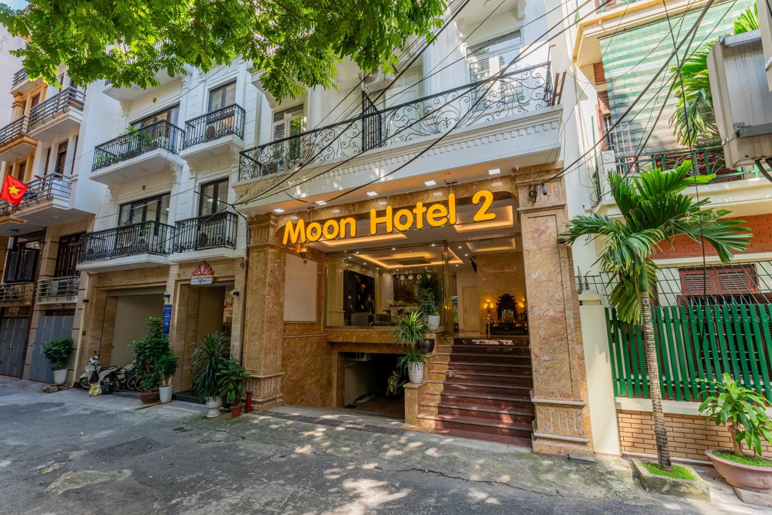 Property building in Moon Hotel 26 Do Quang
