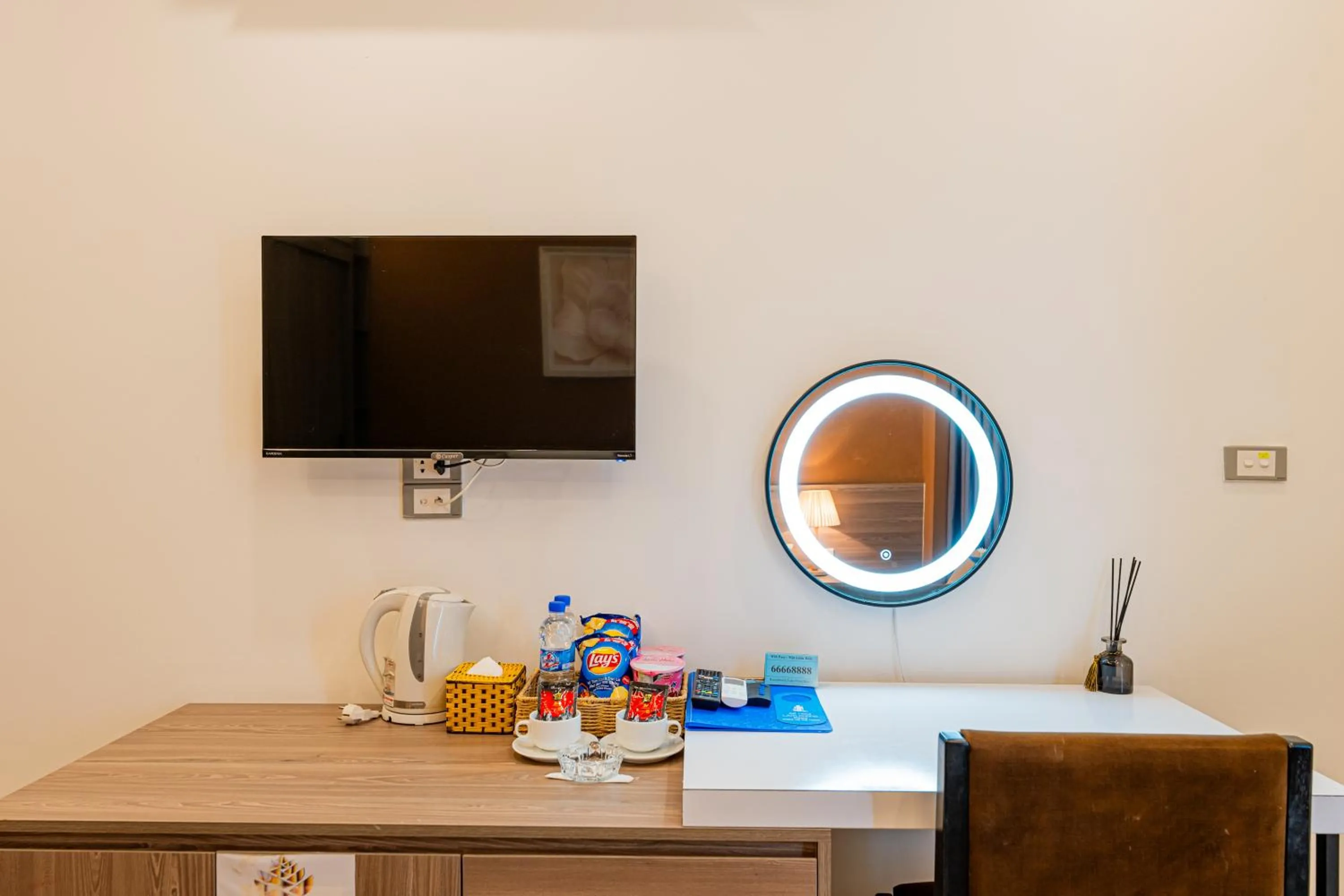TV and multimedia in Moon Hotel 26 Do Quang