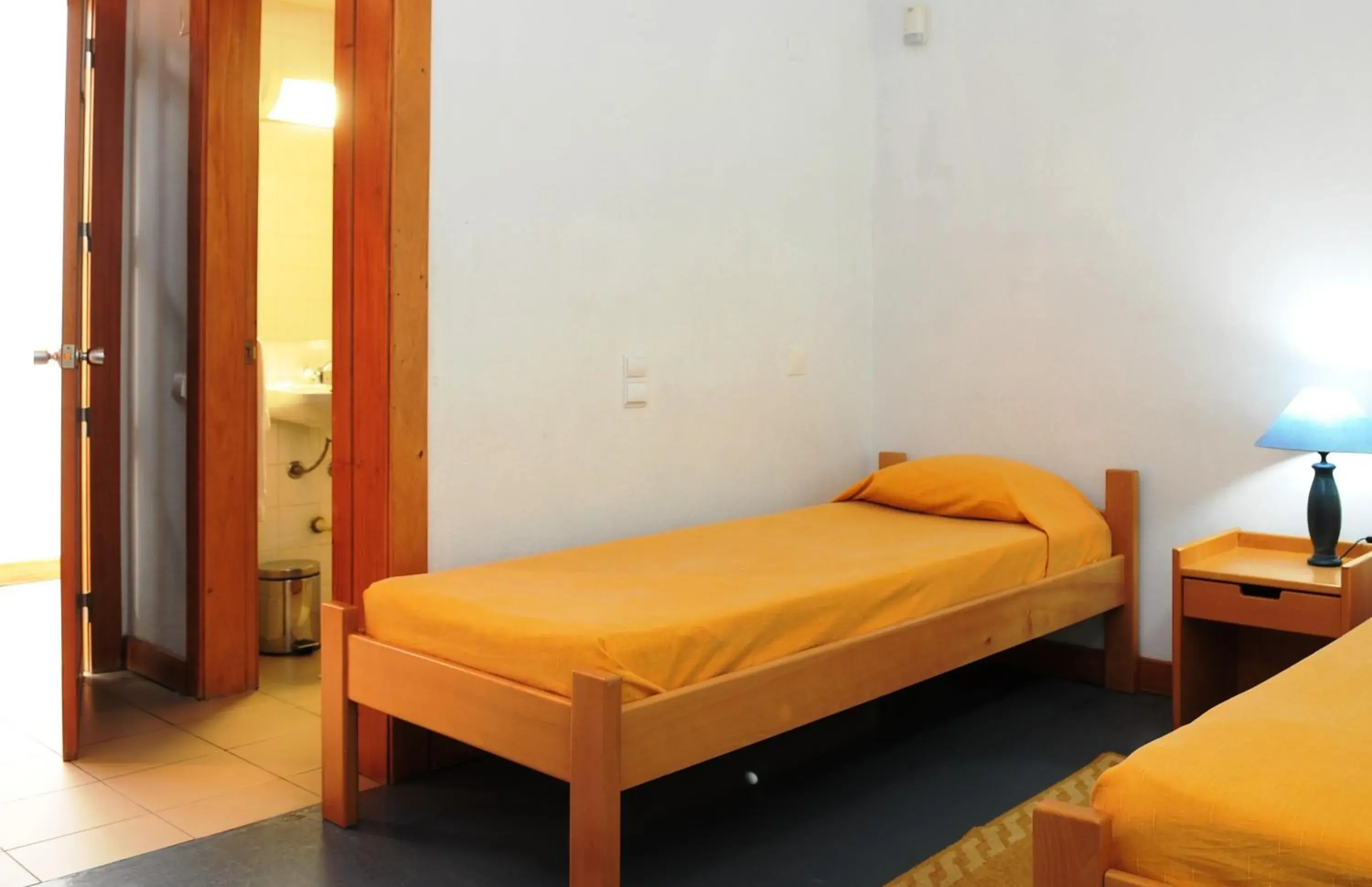 Twin Room with Private Bathroom in HI Abrantes – Pousada de Juventude Twin Room with Private Bathroom in HI Abrantes – Pousada de Juventude