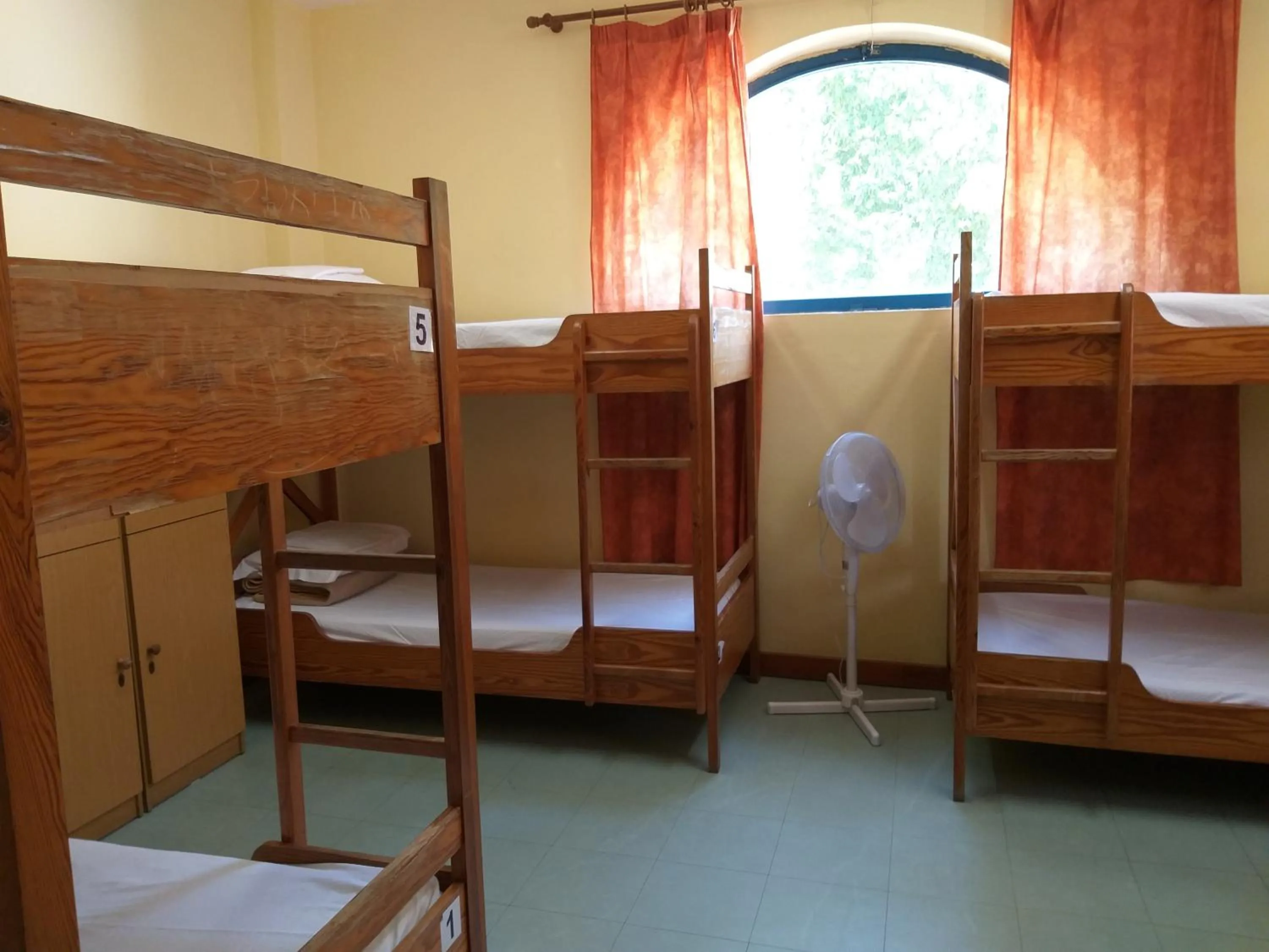 bunk bed, Bed in HI Faro – Pousada de Juventude
