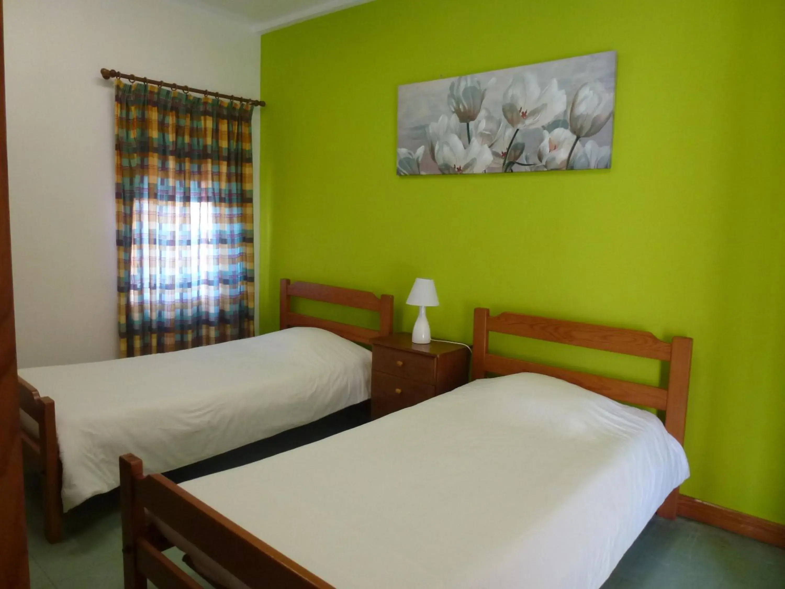 Twin Room with Shared Bathroom in HI Faro – Pousada de Juventude Twin Room with Shared Bathroom in HI Faro – Pousada de Juventude