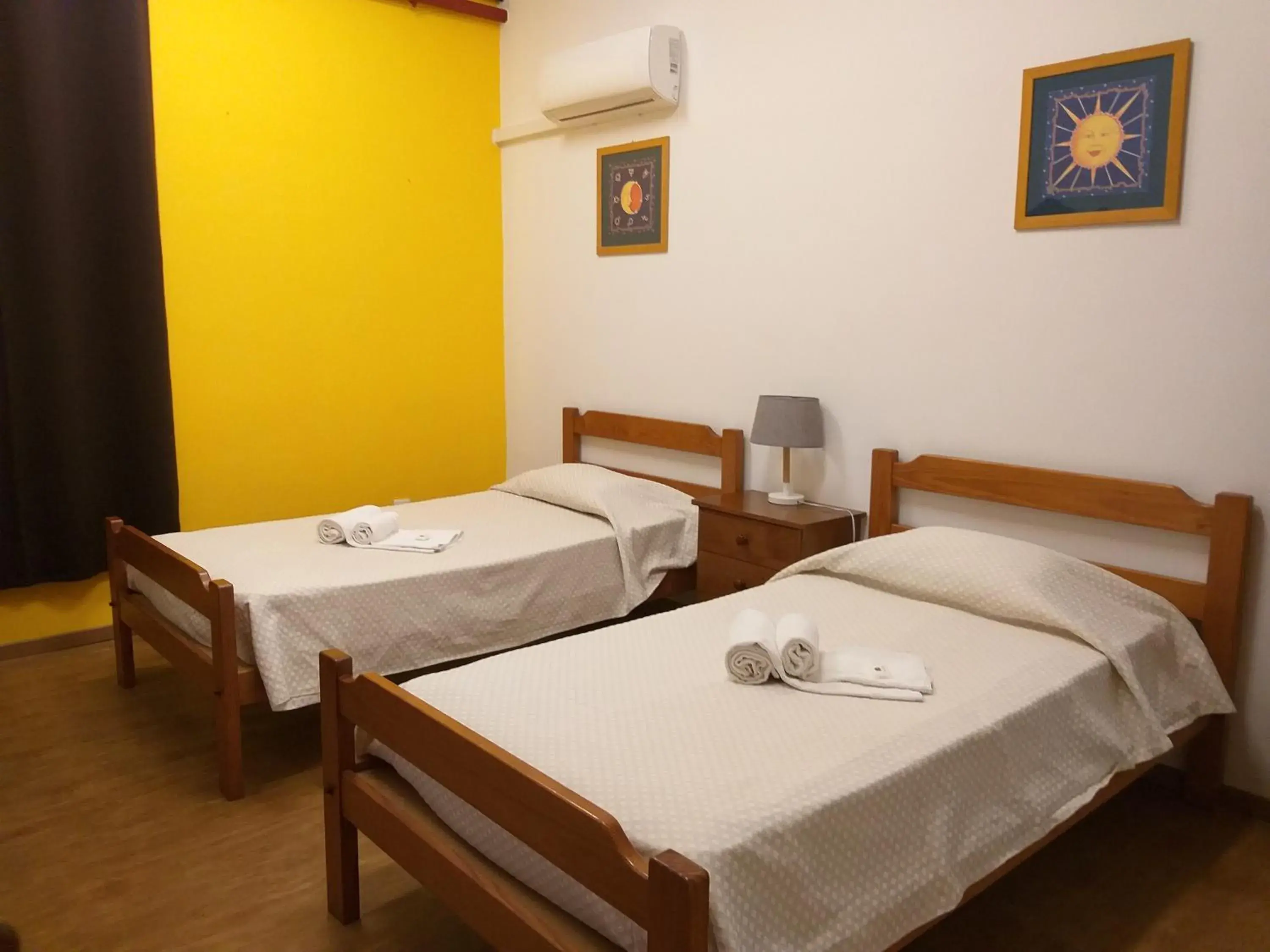 Twin Room with Private Bathroom in HI Faro – Pousada de Juventude Twin Room with Private Bathroom in HI Faro – Pousada de Juventude