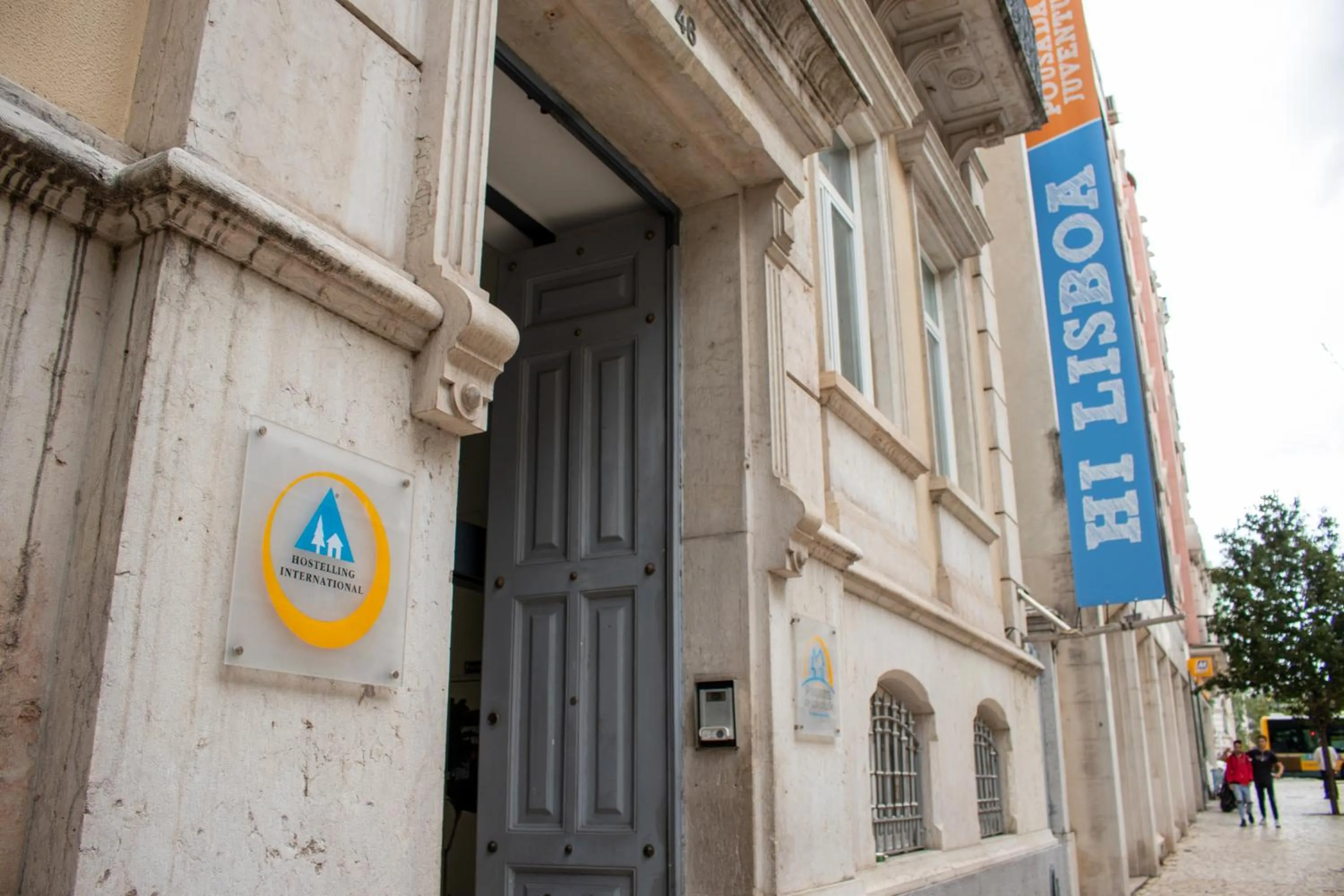 Facade/entrance in HI Lisboa - Pousada de Juventude