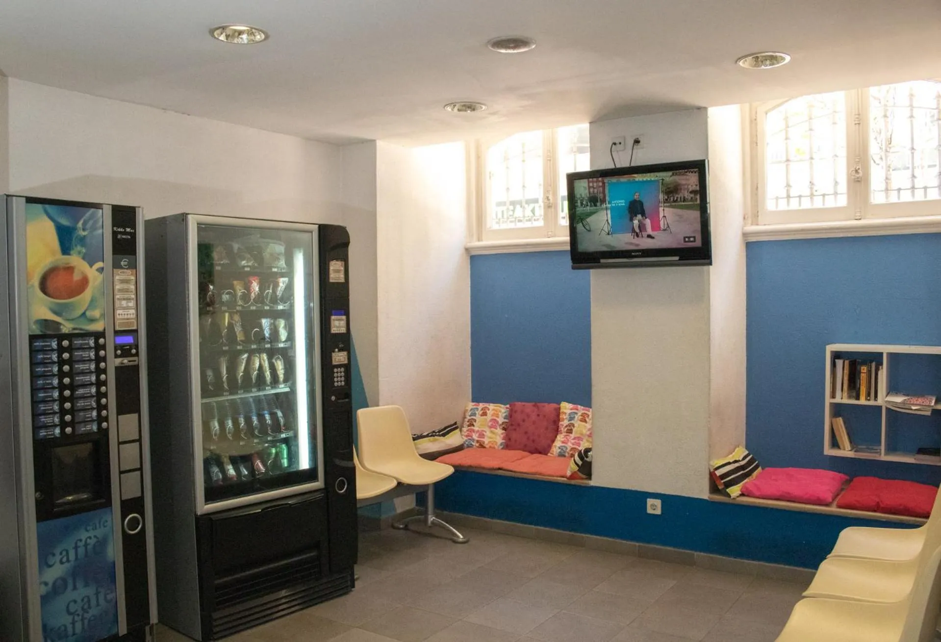 TV and multimedia in HI Lisboa - Pousada de Juventude