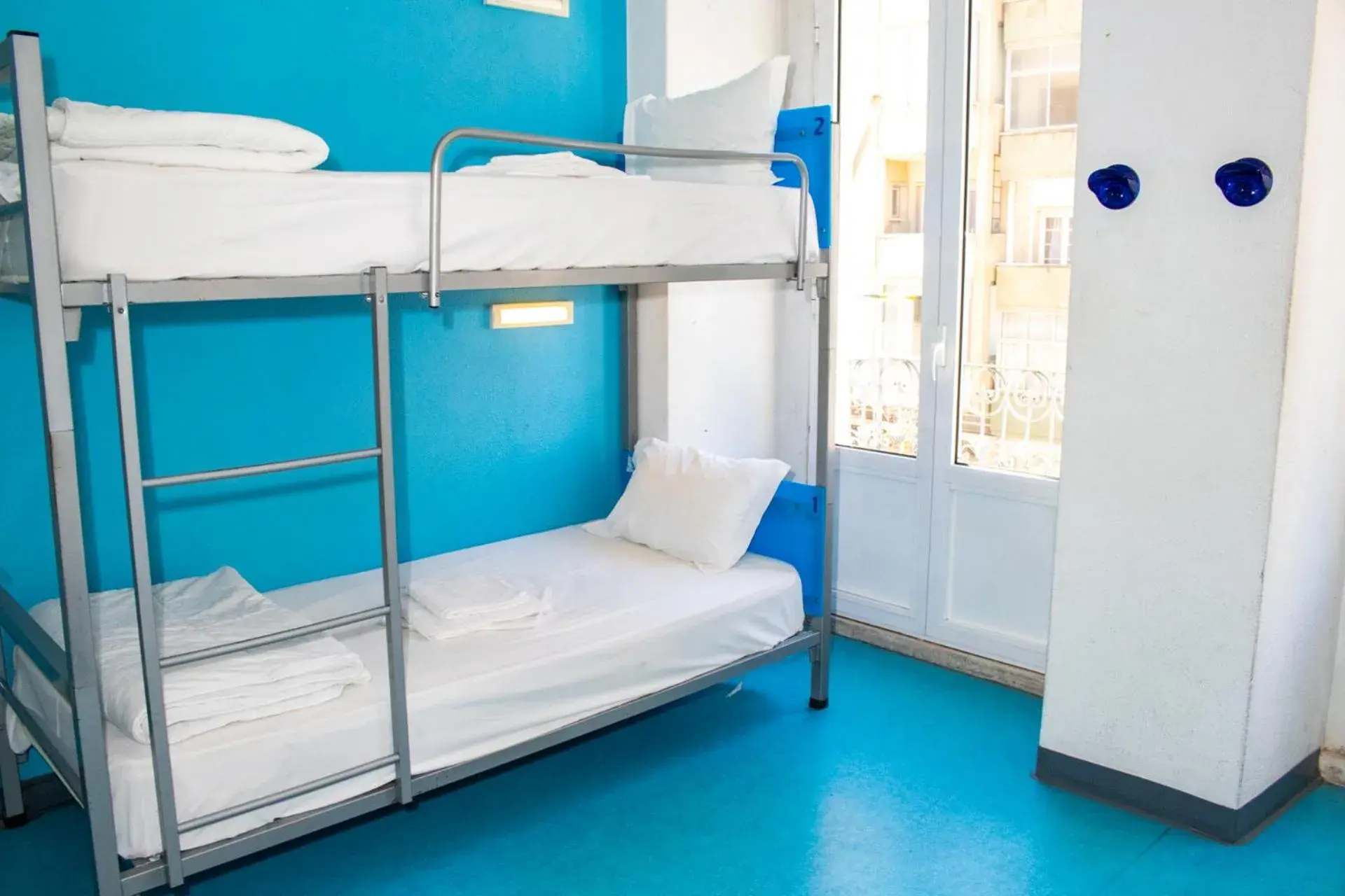 Quadruple Room with Private Bathroom in HI Lisboa - Pousada de Juventude Quadruple Room with Private Bathroom in HI Lisboa - Pousada de Juventude