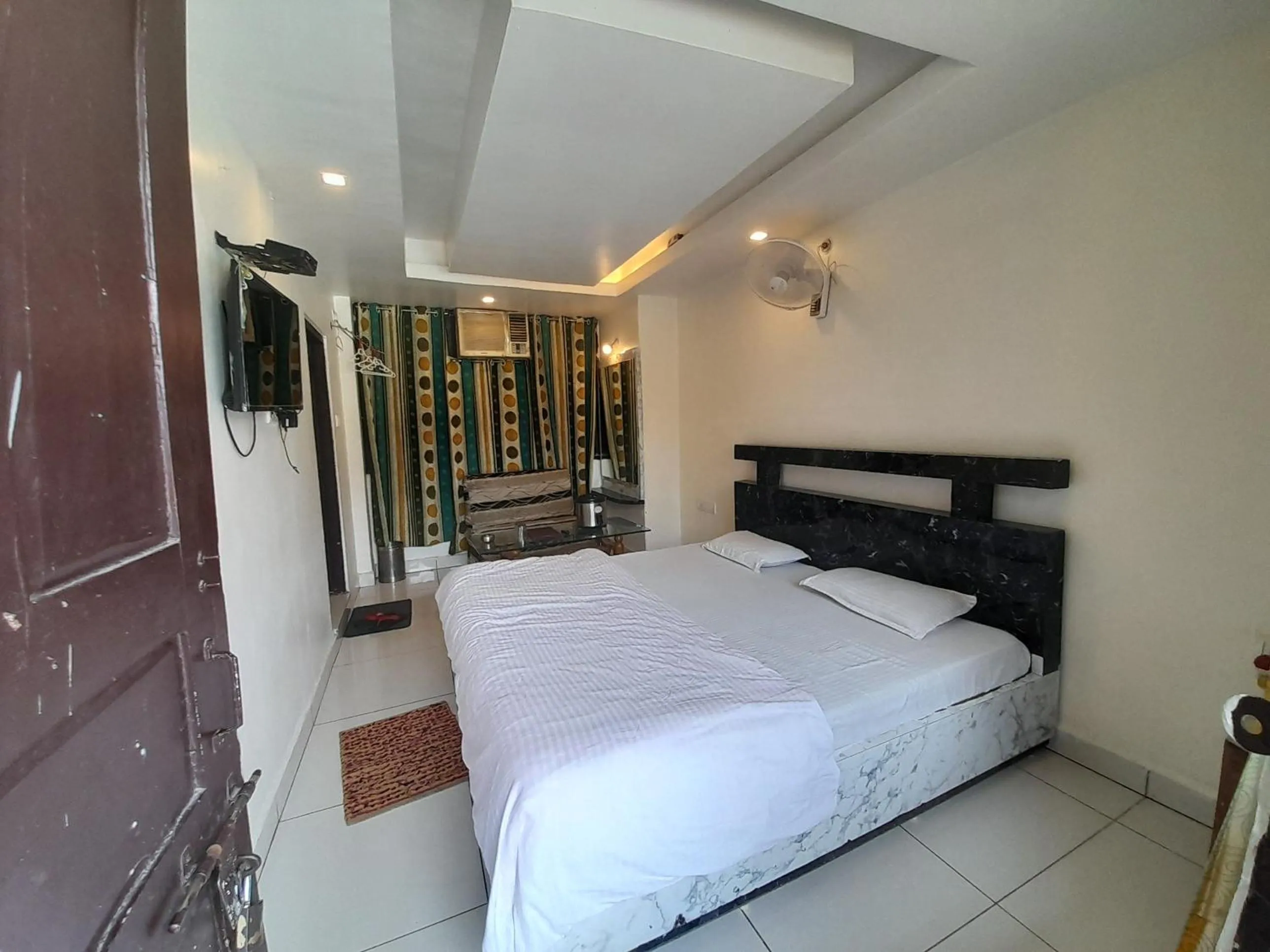 Bedroom, Bed in Hotel utkarsh