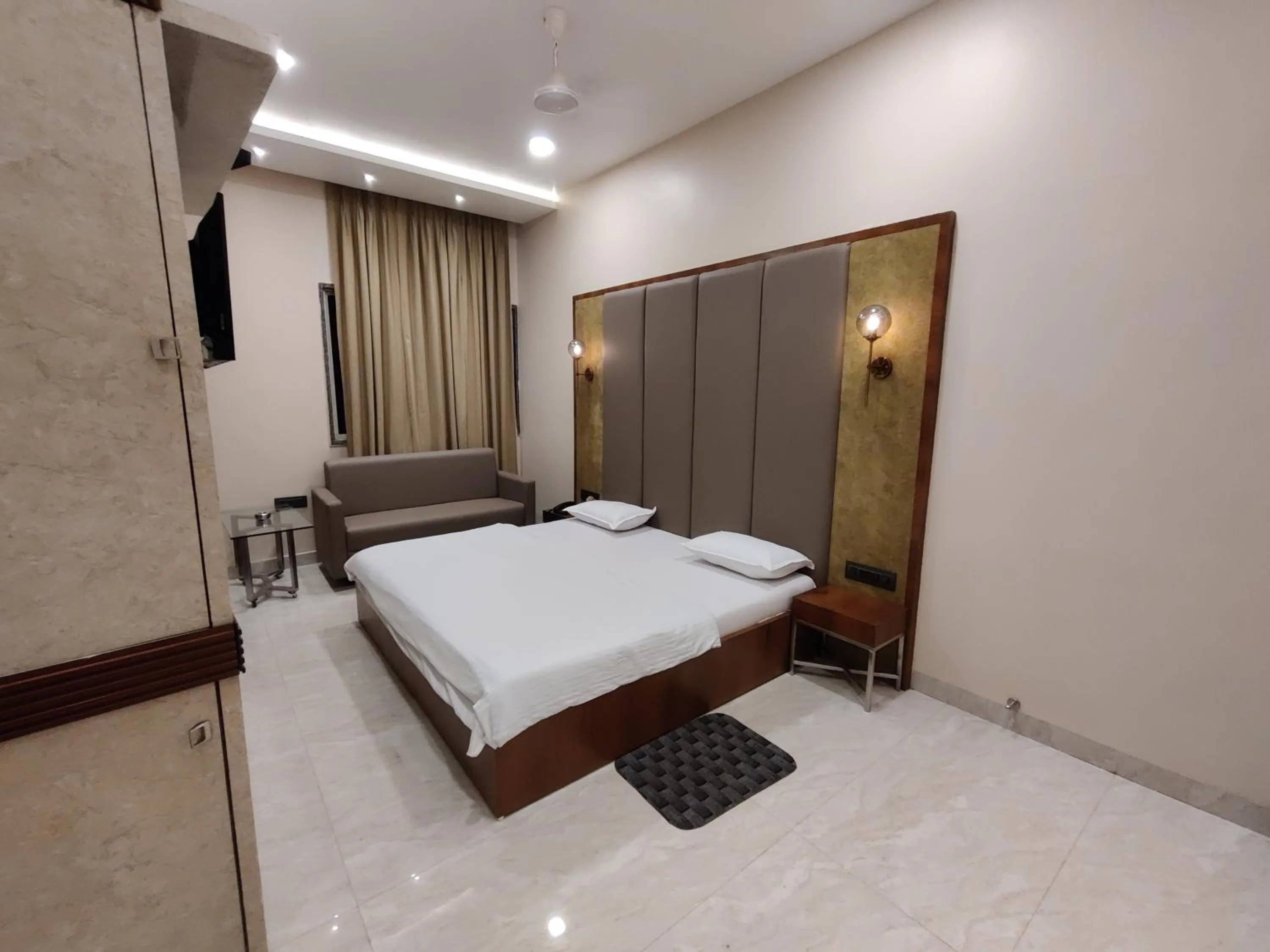 Photo of the whole room, Bed in Hotel utkarsh