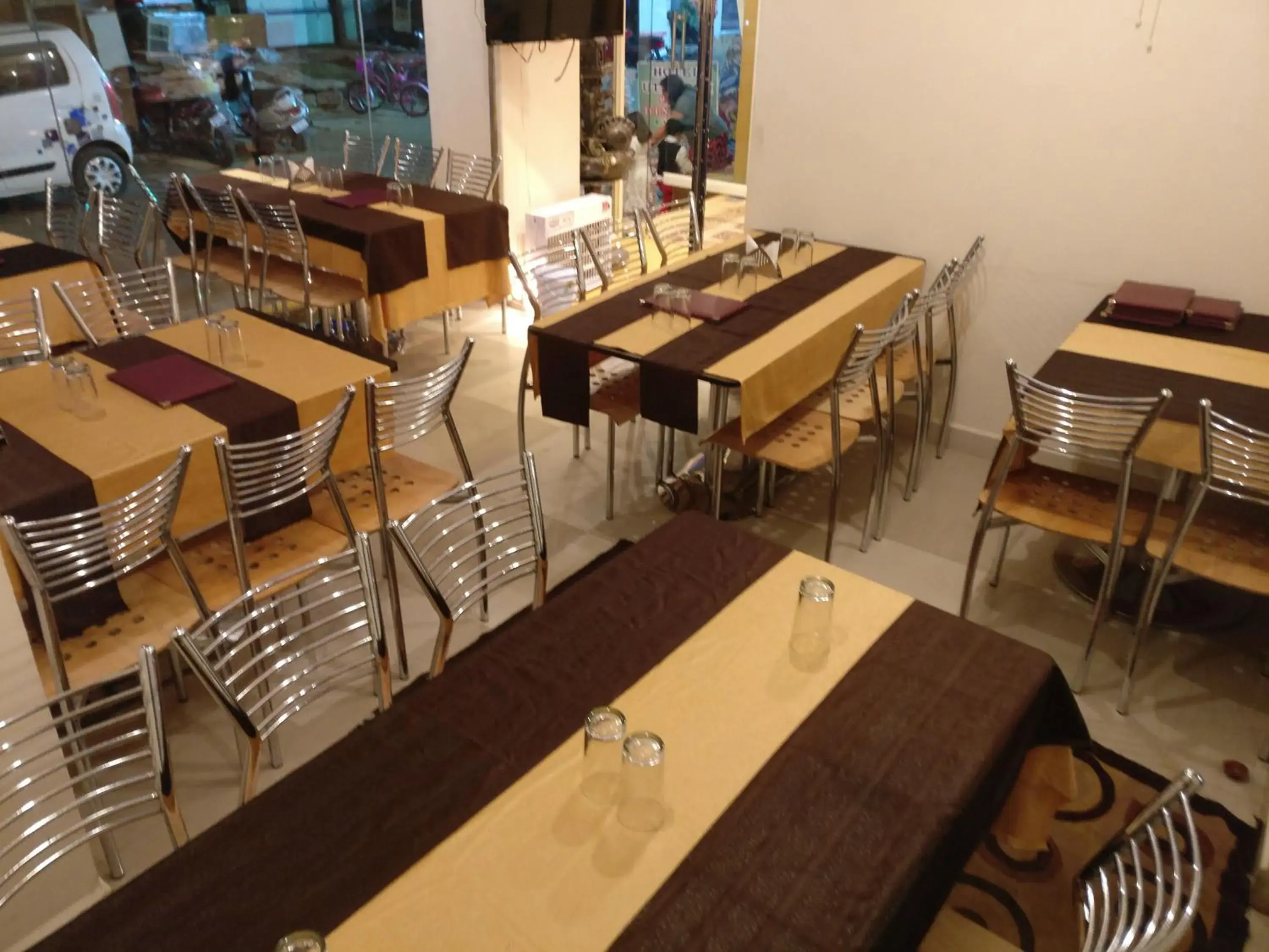 Restaurant/places to eat in Hotel utkarsh Restaurant/places to eat in Hotel utkarsh