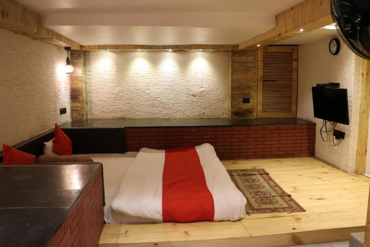 Bedroom, Bed in Hotel utkarsh