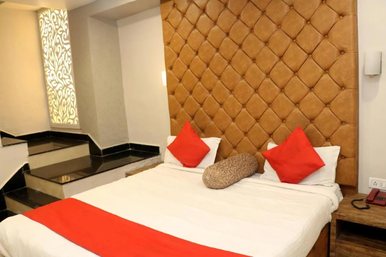 Bedroom, Bed in Hotel utkarsh