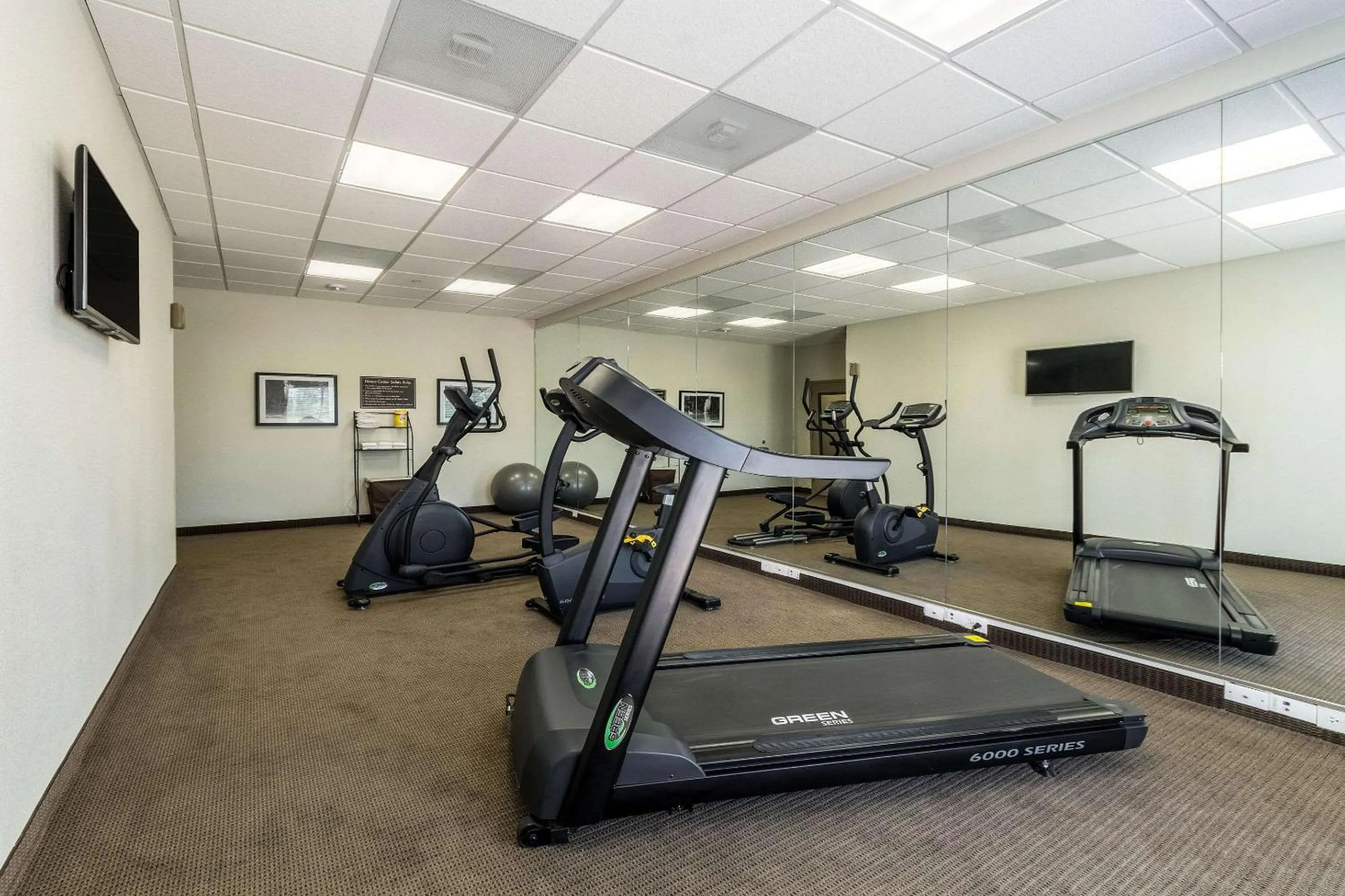 Fitness centre/facilities in Sleep Inn & Suites