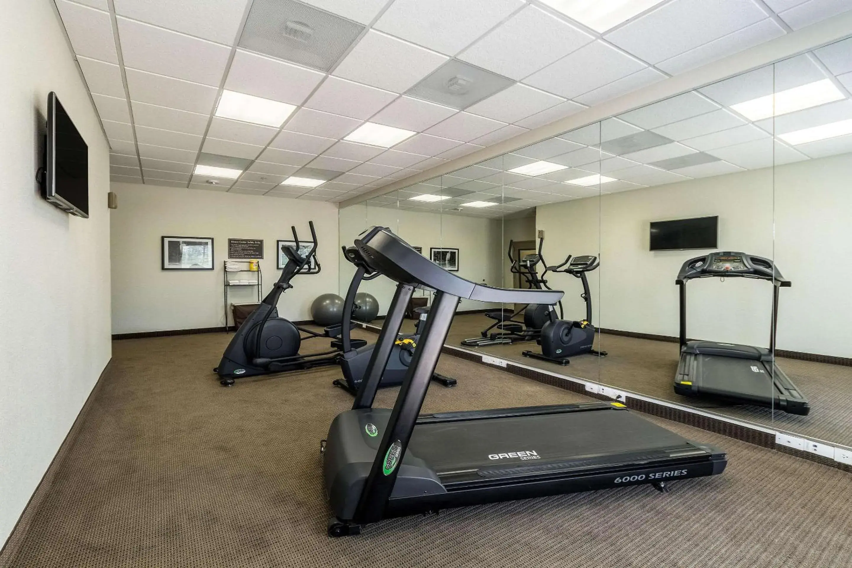 Fitness centre/facilities in Sleep Inn & Suites Fitness centre/facilities in Sleep Inn & Suites