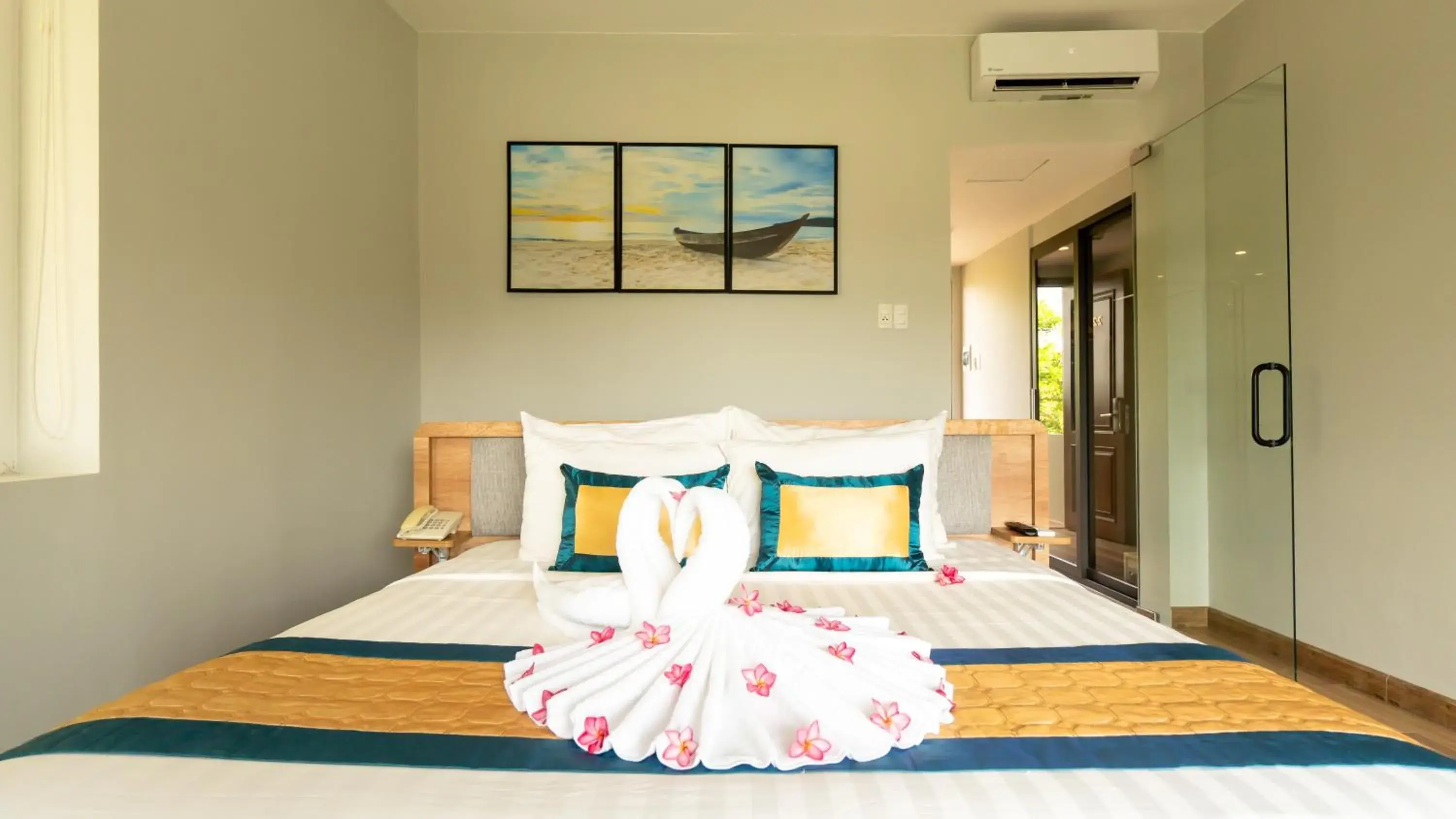Bedroom, Bed in Sandunes Beach Resort & Spa Bedroom, Bed in Sandunes Beach Resort & Spa