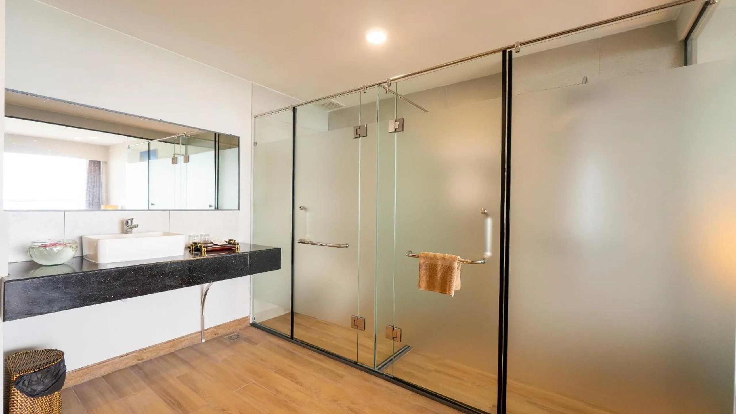 Shower in Sandunes Beach Resort & Spa