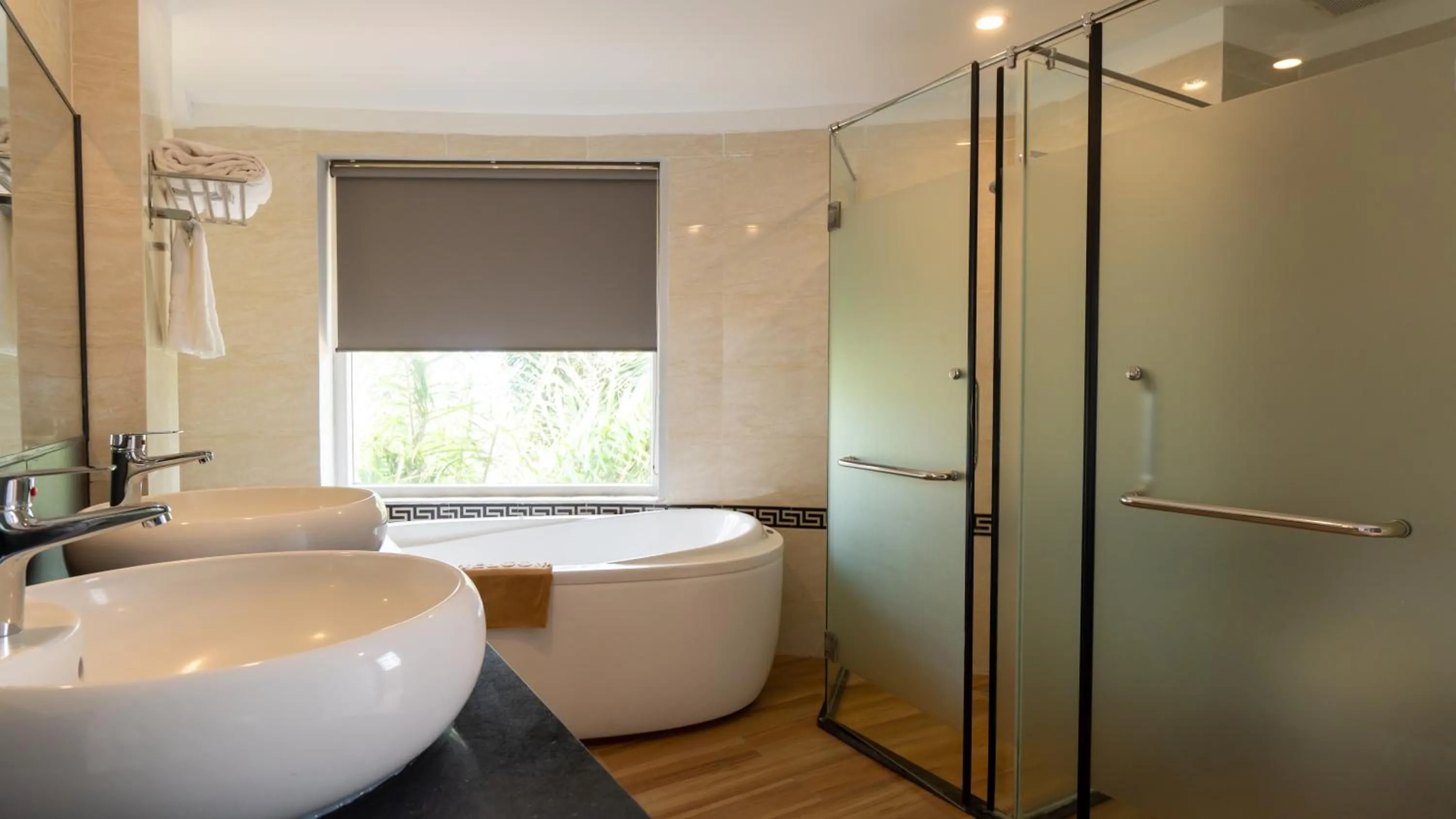 Shower in Sandunes Beach Resort & Spa