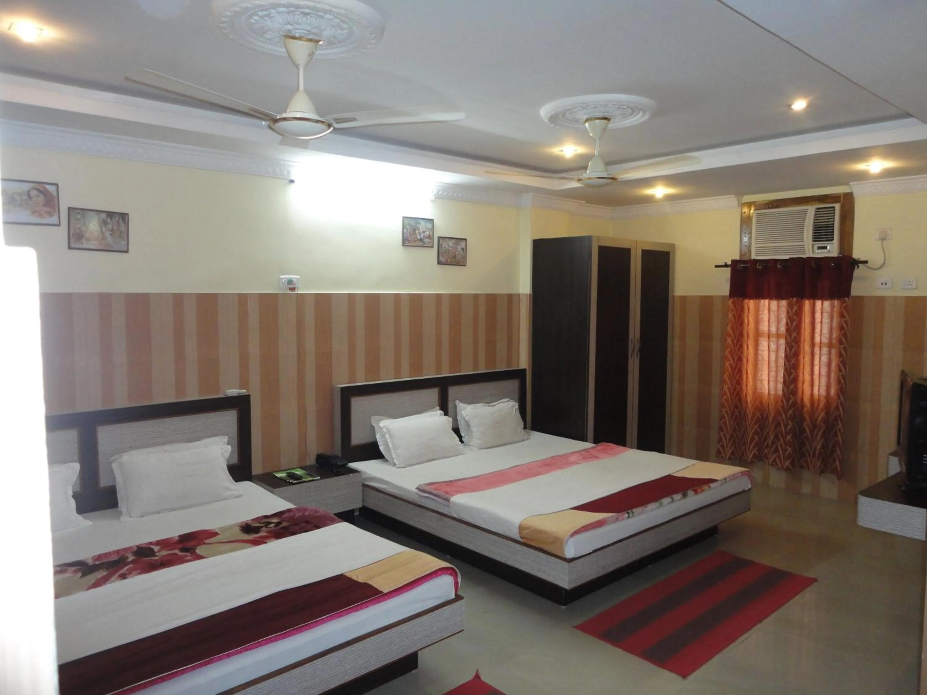 Photo of the whole room, Bed in Hotel Green Valley