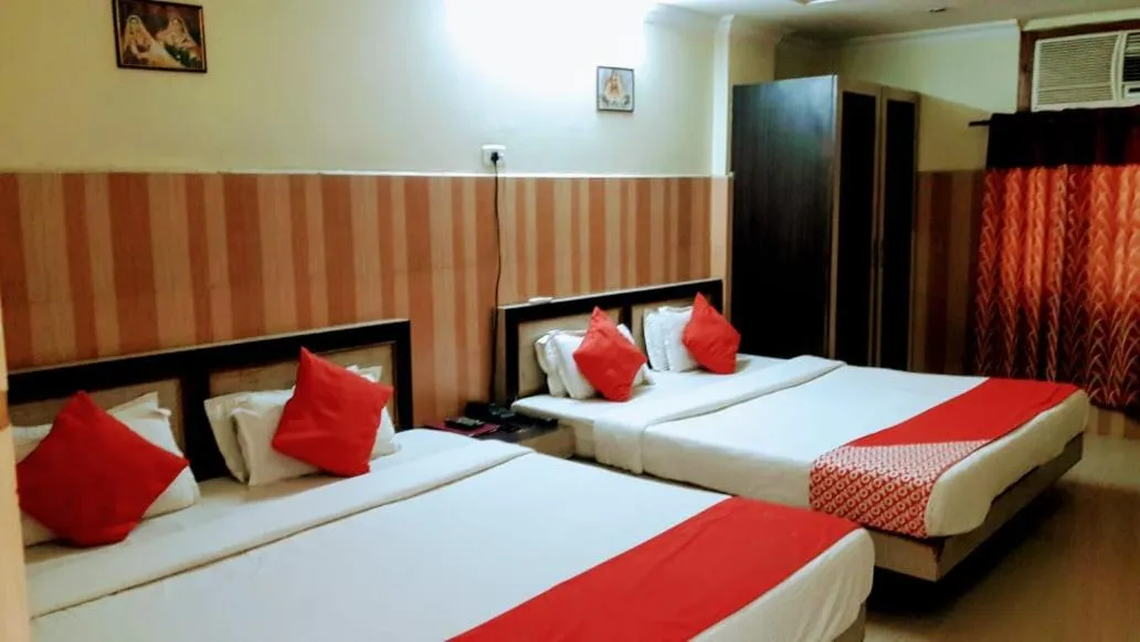 Photo of the whole room, Bed in Hotel Green Valley