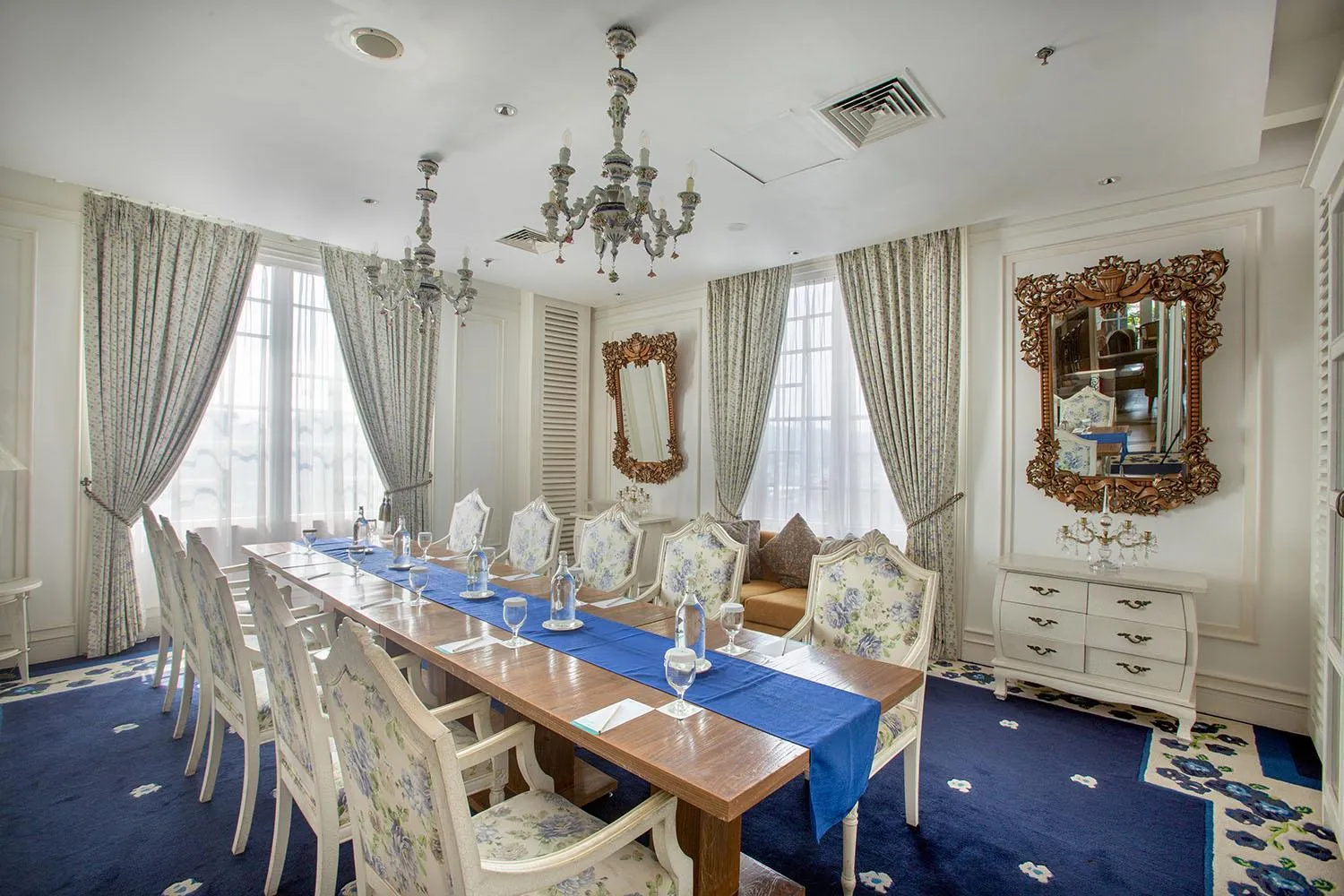 Restaurant/places to eat in THE 1O1 Bogor Suryakancana