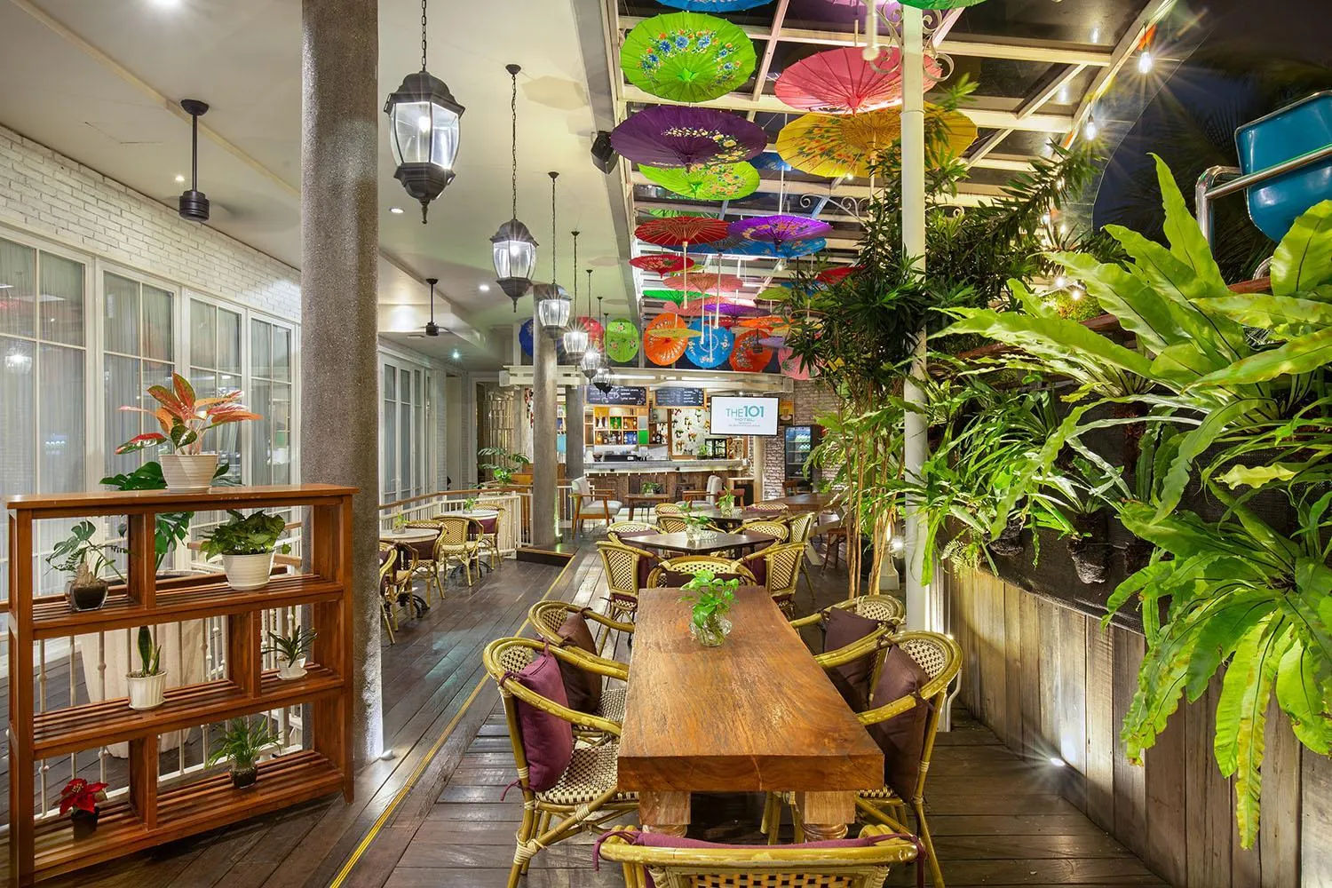 Lounge or bar in THE 1O1 Bogor Suryakancana