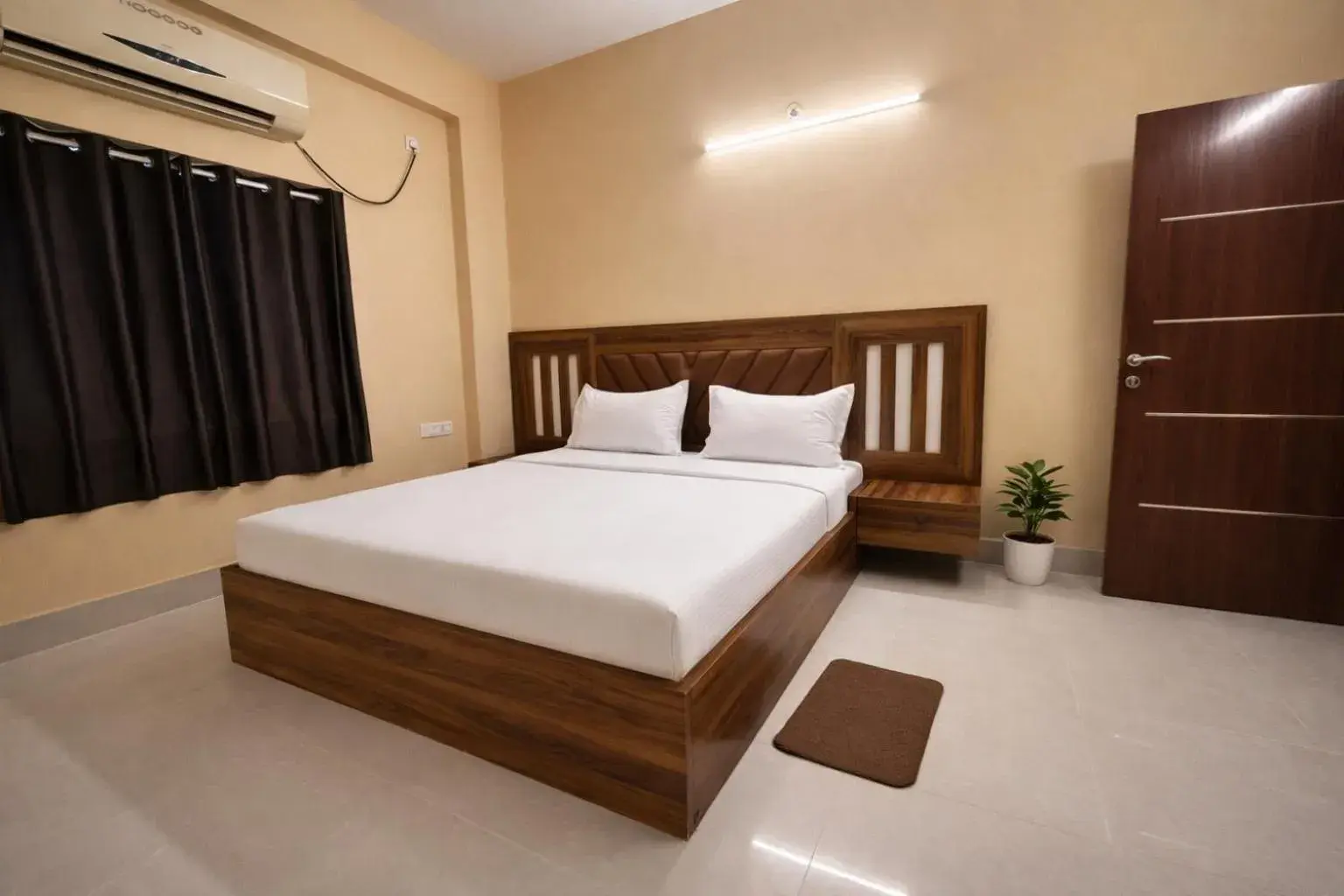 Triple Room with Private Bathroom - single occupancy in Roomssolution ! Best Hotel In Patna Triple Room with Private Bathroom - single occupancy in Roomssolution ! Best Hotel In Patna