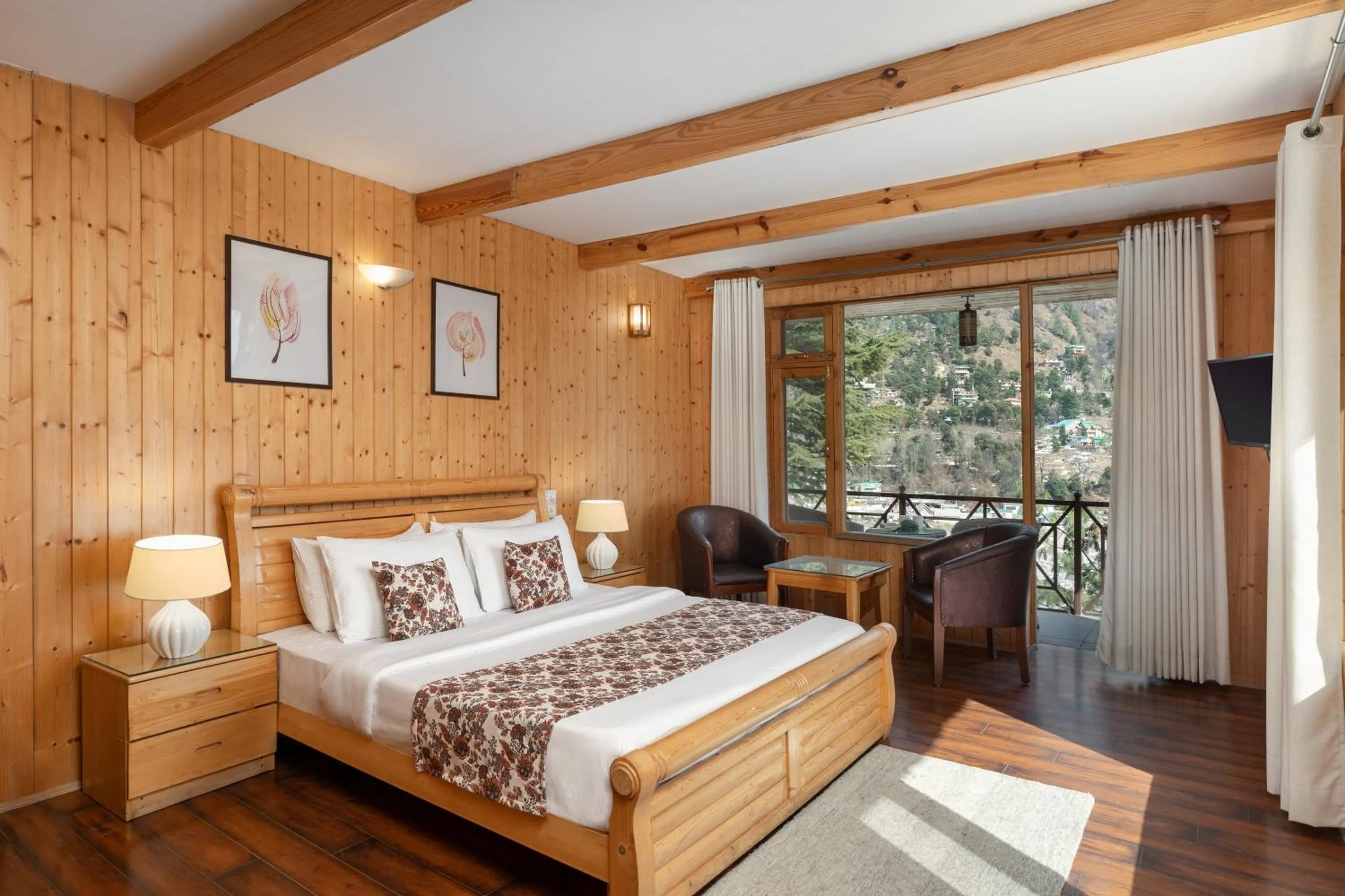 Bed in The Pine Chalet Manali