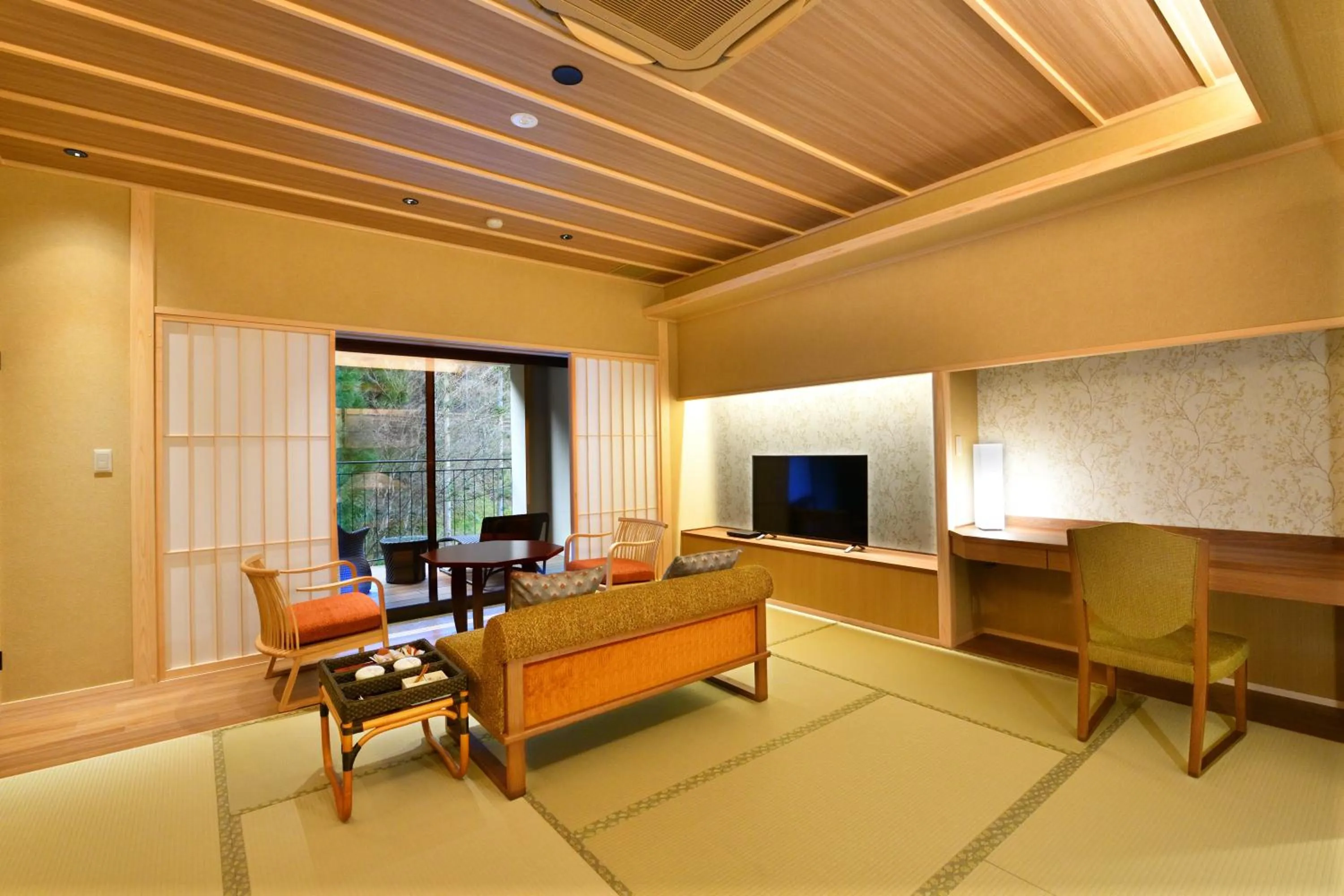 Photo of the whole room in Kyo Yunohana Resort Suisen