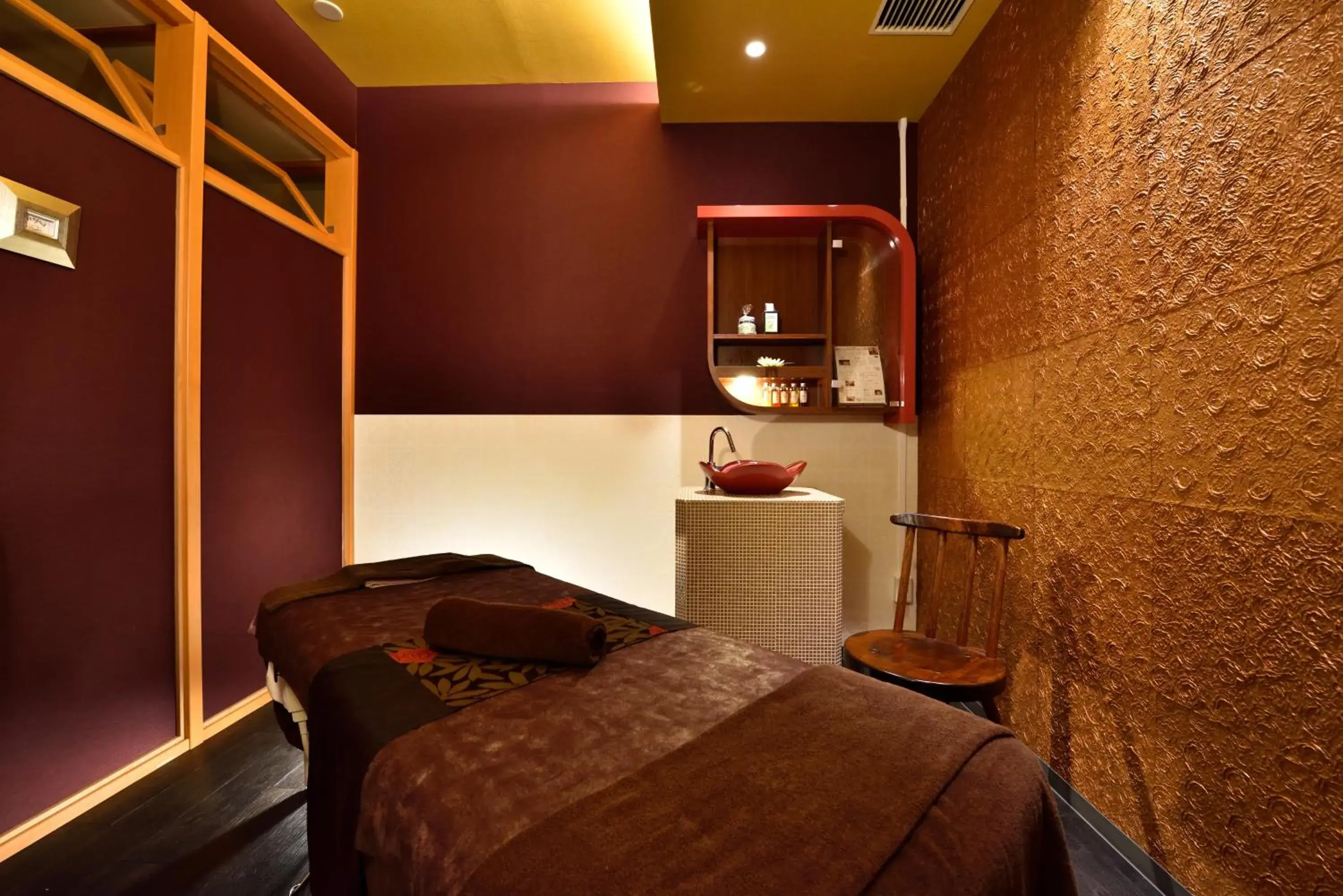 Massage, Bed in Kyo Yunohana Resort Suisen Massage, Bed in Kyo Yunohana Resort Suisen